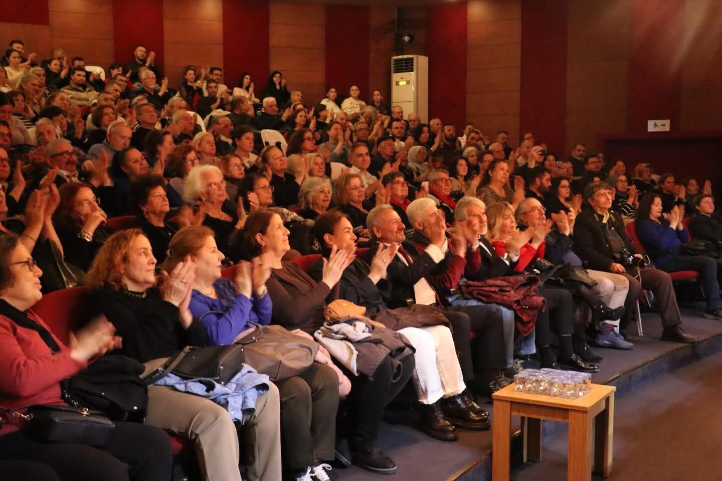 Nazillide Yilbasi Oncesi Sanat Muzigi Soleni 625121 5608D2F85Ed15820073C0B47D5Eae3F3