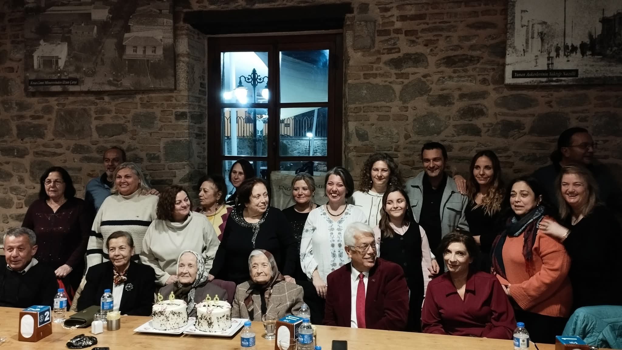 Nazillinin Asirlik Ikizleri 100 Yasinda Dort Kusak Bir Araya Geldi 622341 E665Fccaa1Cfe54Ef3774B5546120786