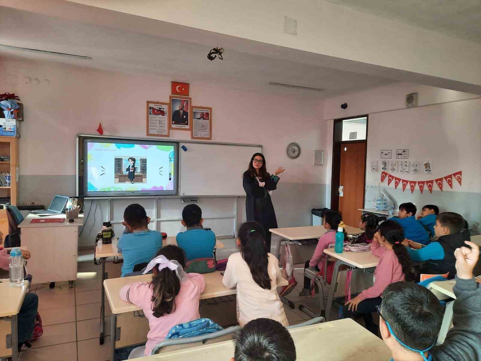 Ogrenciler Avukatlik Meslegini Tanidi Cd8725Cbe5F902Bf8F0207D6Bb60D7Ec