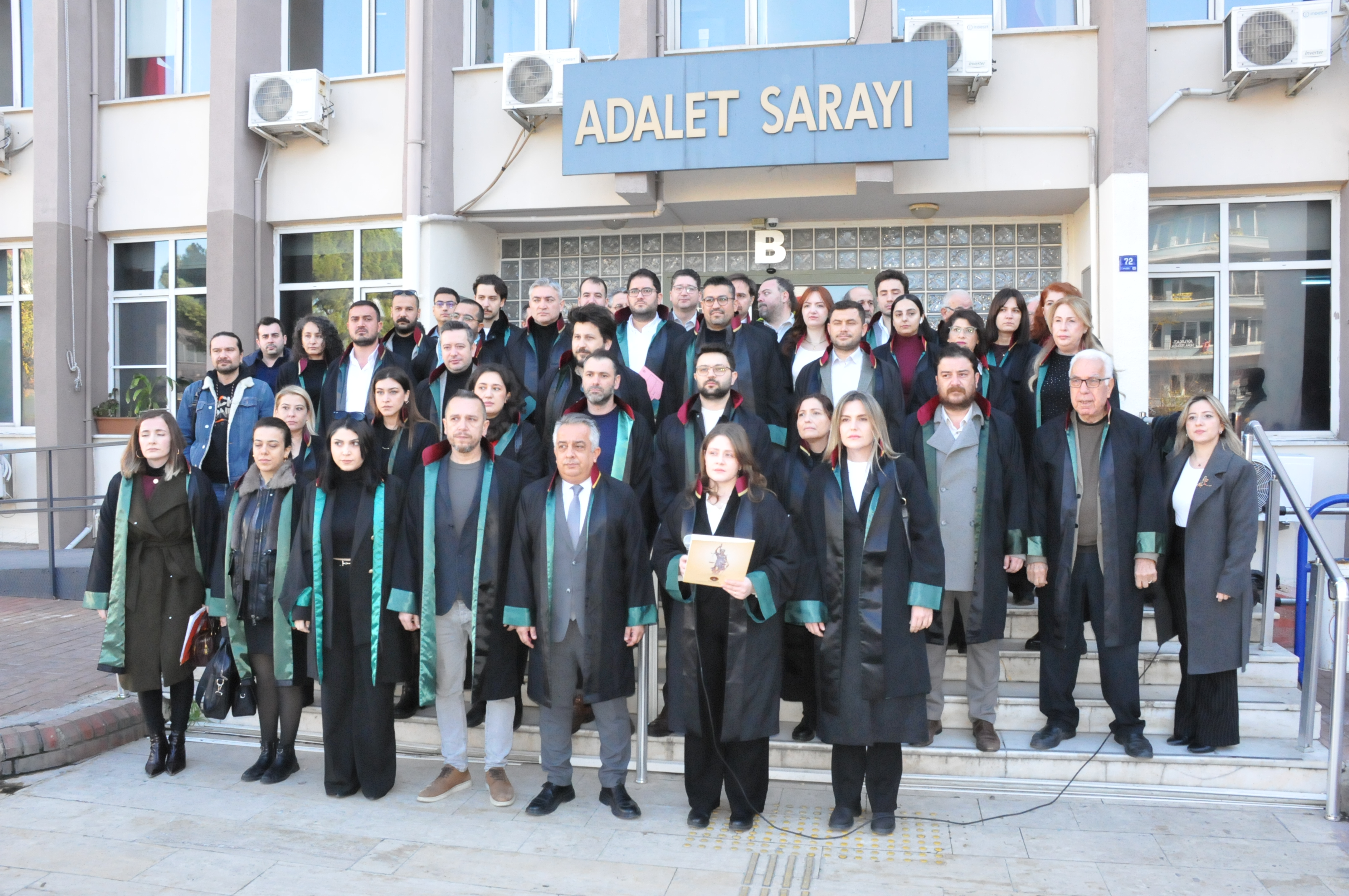 Ogretmenden Avukata Tehdit Yagmuru Satilik Silah Ariyorum Tehdidi Avukatlari Ayaklandirdi 621334 193581502Ed6A75F8C11B4314643Dfb3