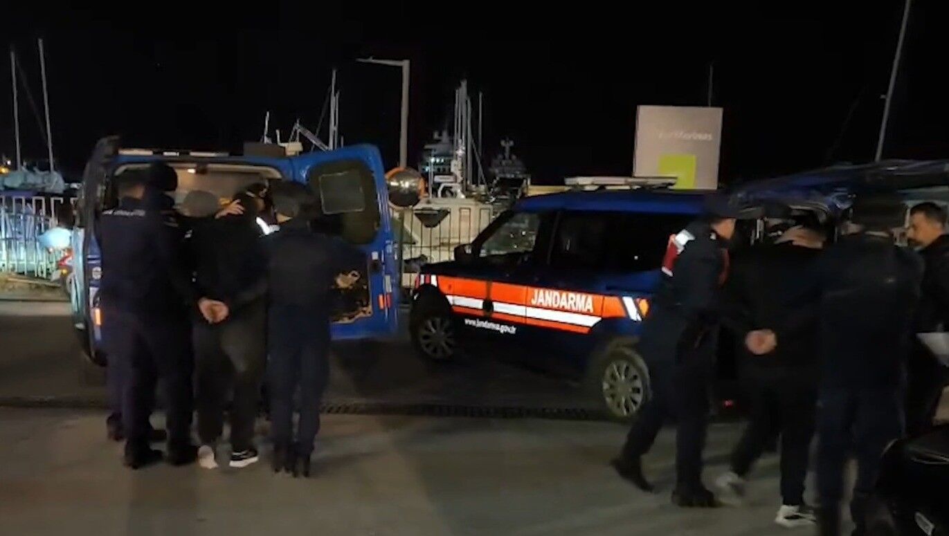 Organize Suc Orgutu Uyeleri Yurtdisina Kacarken Yakalandi D26A3Fc3481F850C374442Fe2Ecdd3Fc-1