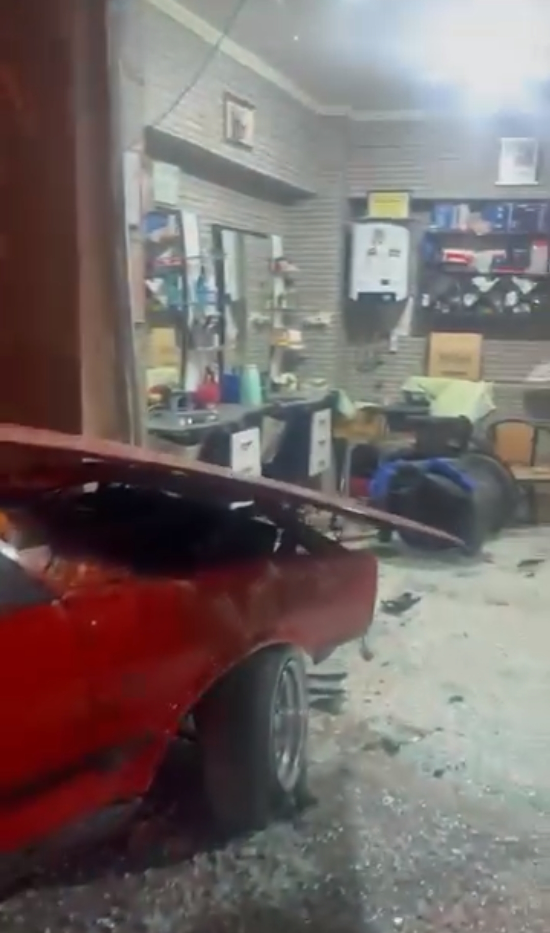 Otomobil Berber Salonuna Daldi 626677 96D922F7E1584E7D7B0555C717003A75