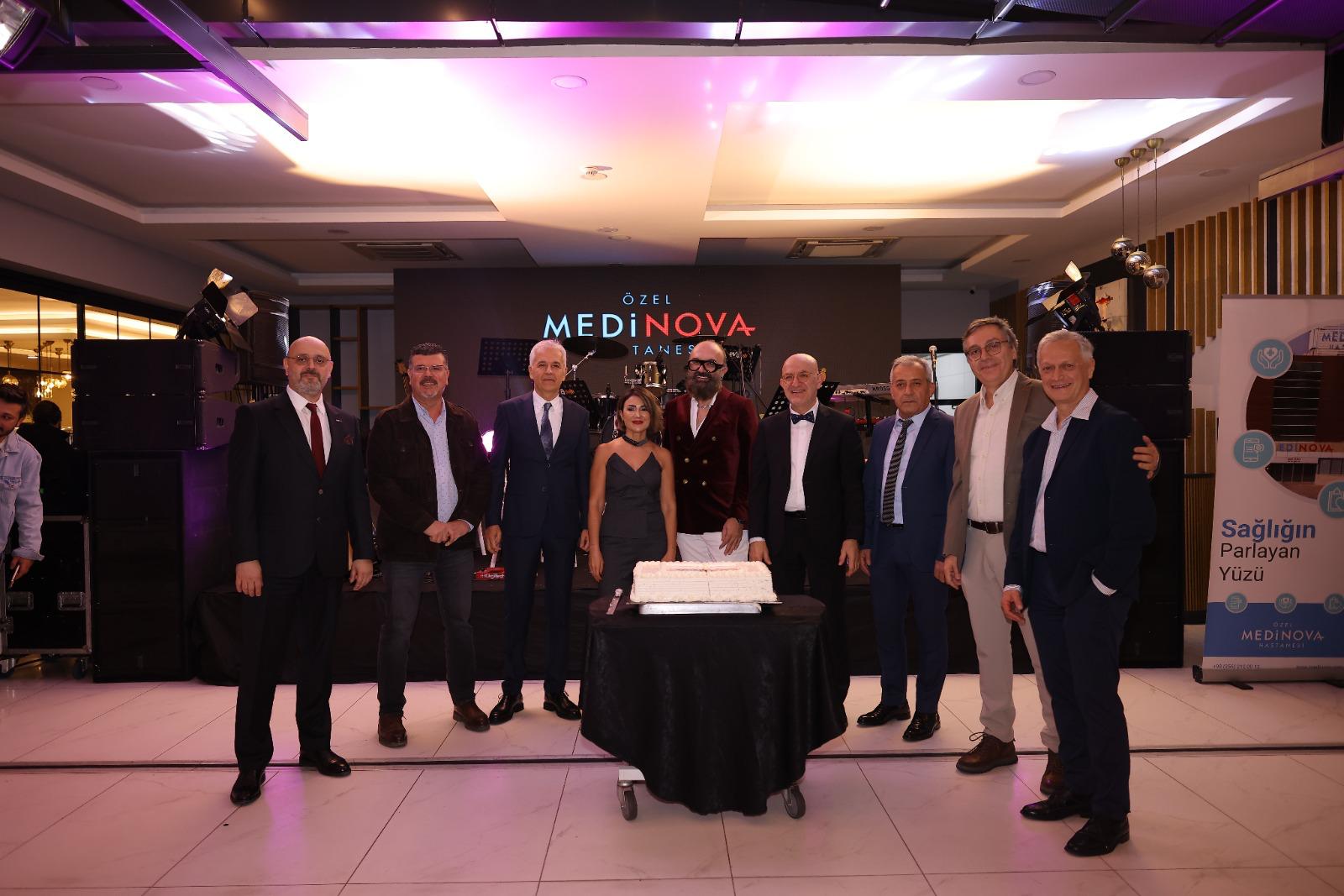 Ozelmedinova Hastanesi 10 Yil Gururunu Yeni Yil Balosunda Paylasti 626658 91142E521126136E11Dcdbc492226Da3