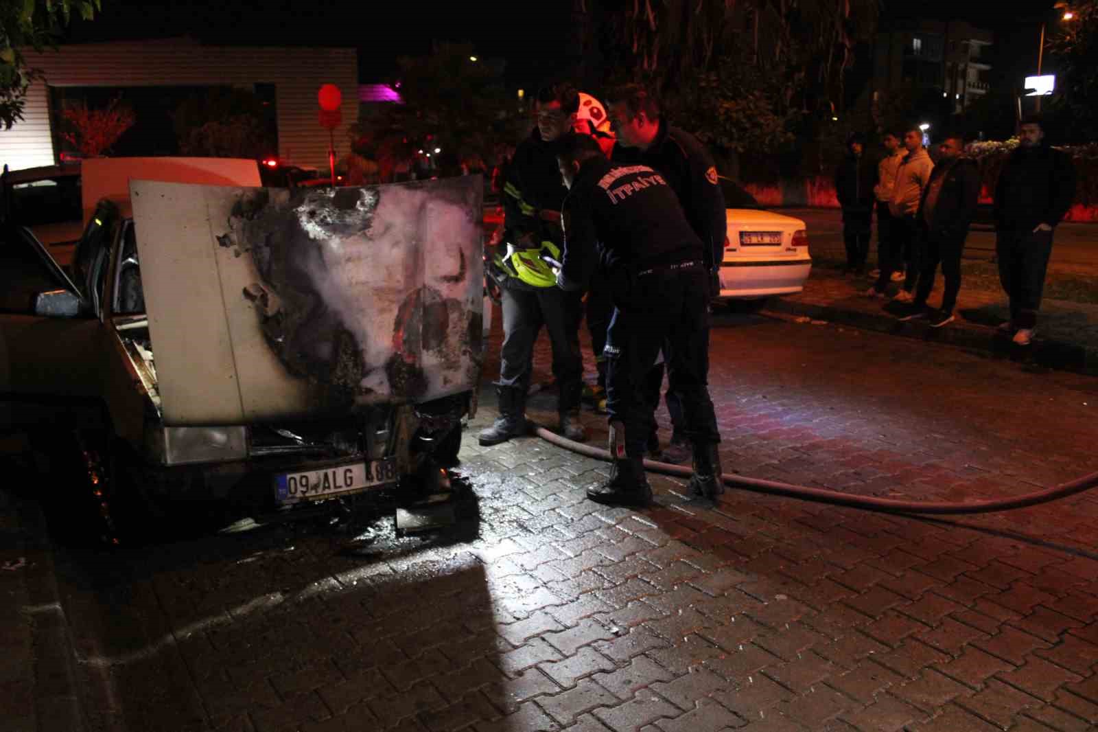 Park Halindeki Otomobil Kule Dondu 9E261Db2B2F0D9452Cae4C889A5Adbfd