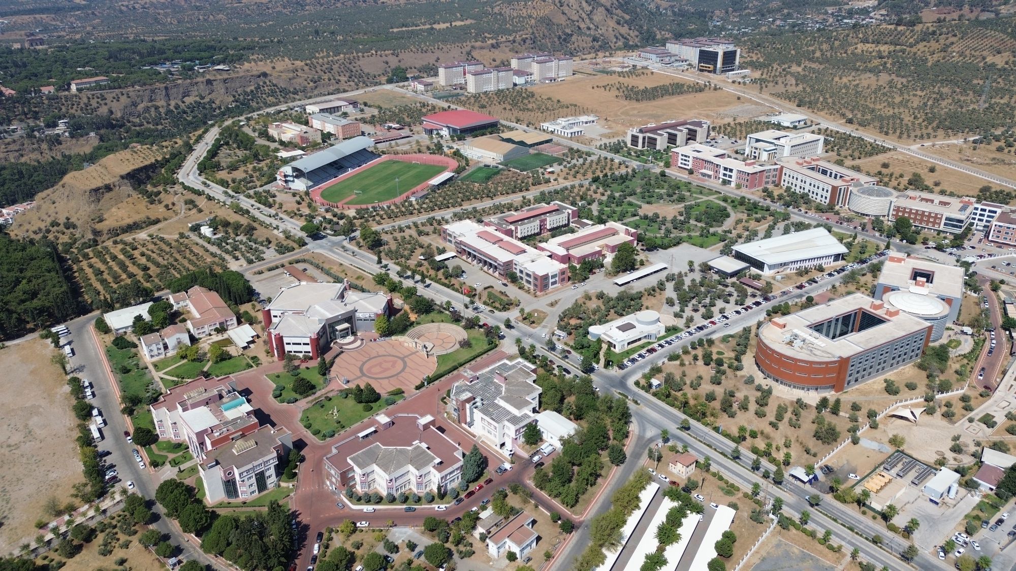 Rektor Kent Bilimin Rehberliginde Istikrarli Gelecege 626487 93Fb6F458341D7Fb31A4C210294F95B6