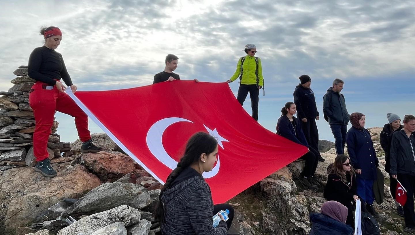 Sehitler Icin Zirveye Tirmandilar 69Eb8Be5A9959A0807C73E481E91E463