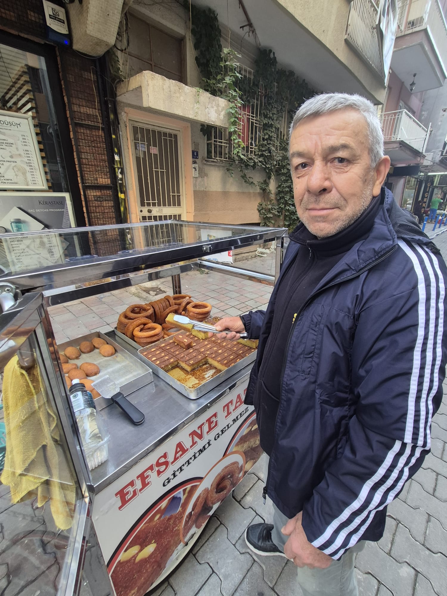 Sokak Sokak Geziyor Hem Sagligini Koruyor Hem Para Kazaniyor 619444 58Fc2751Dfa35210A2053D8200Eba90C