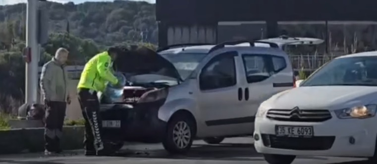 Sokede Arac Alev Aldi 625497 21764B25D64B144Ed9Ea0380D54B584E