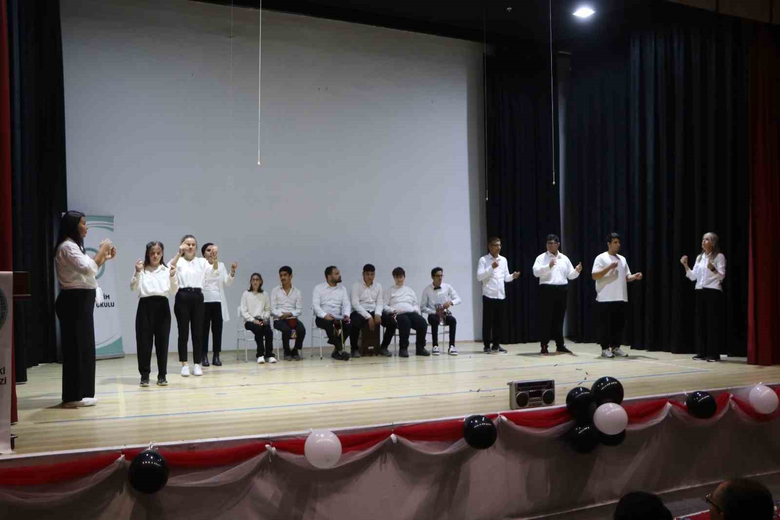 Sokede Ozel Ogrencilerin Gosterileri Ayakta Alkislandi 519Db285195Cb38Bcfd5E7Fc4A5D8Aa1