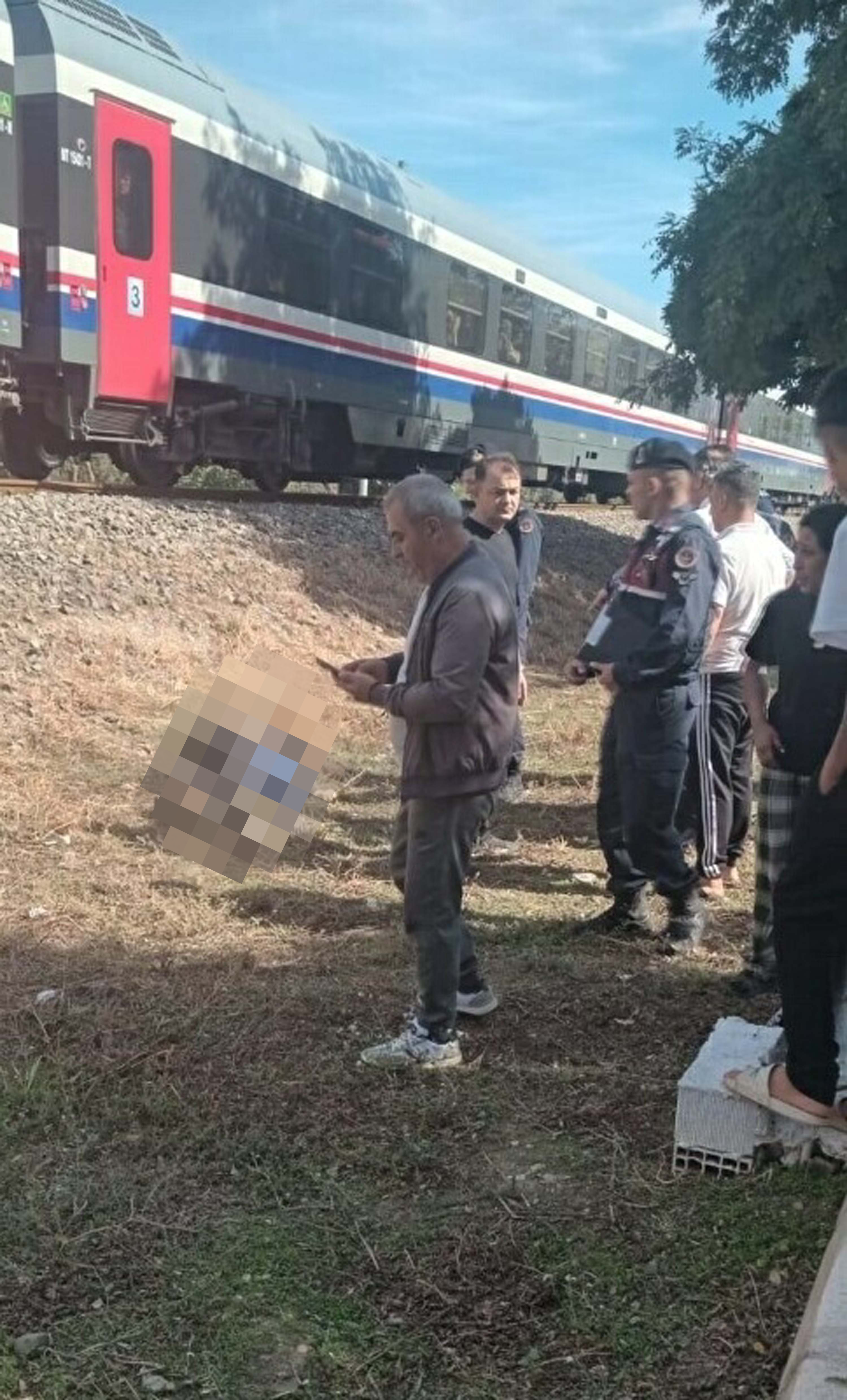 Torunlari Icin Canini Verdi 624284 F868991Fa1E6Bcea934Ba07Af4De3D1F