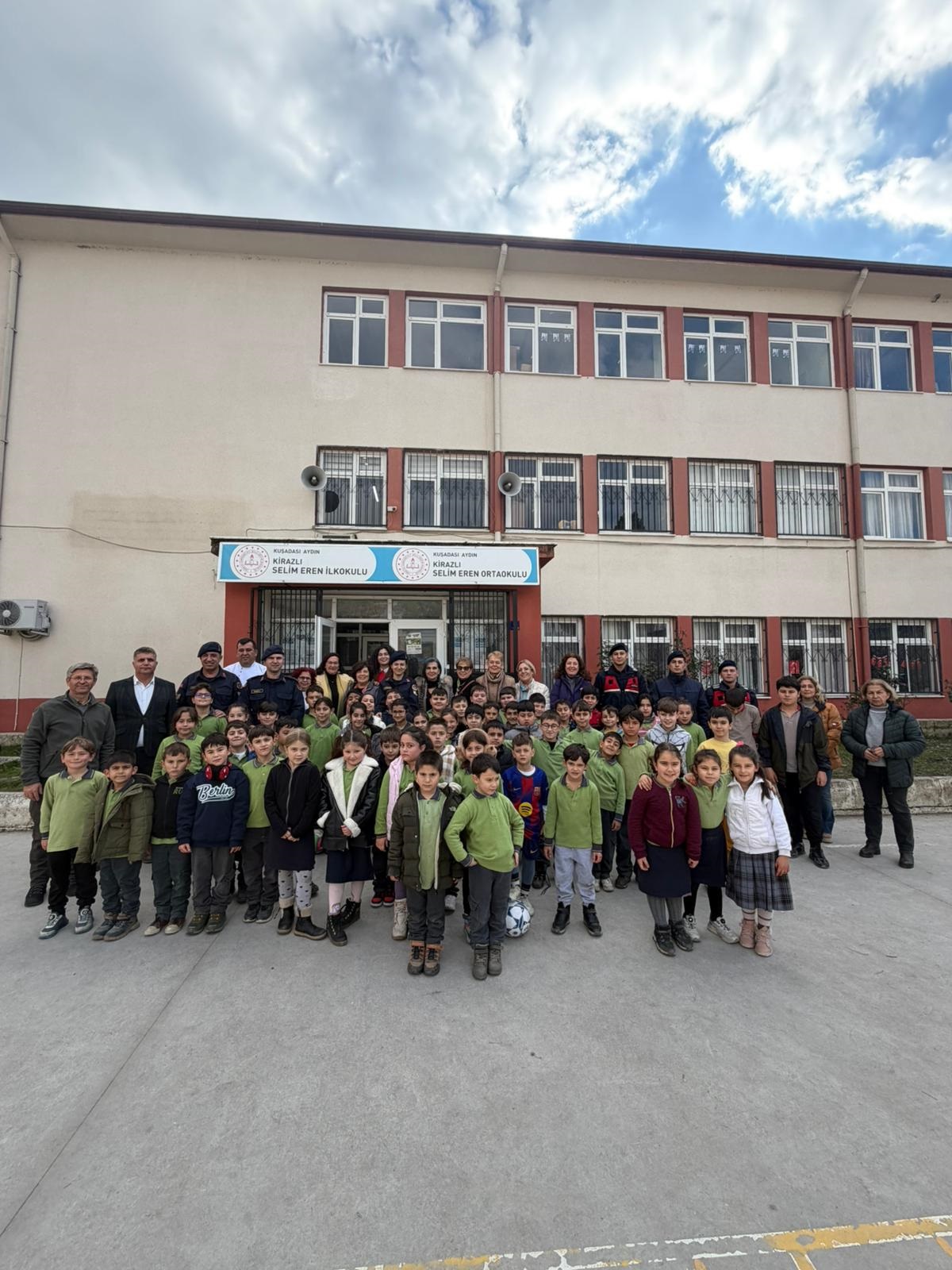 Turk Anneler Dernegi Kusadali Ogrencilere Umut Oldu 626486 A5Dcf4949A4Fb308068272614B68D733