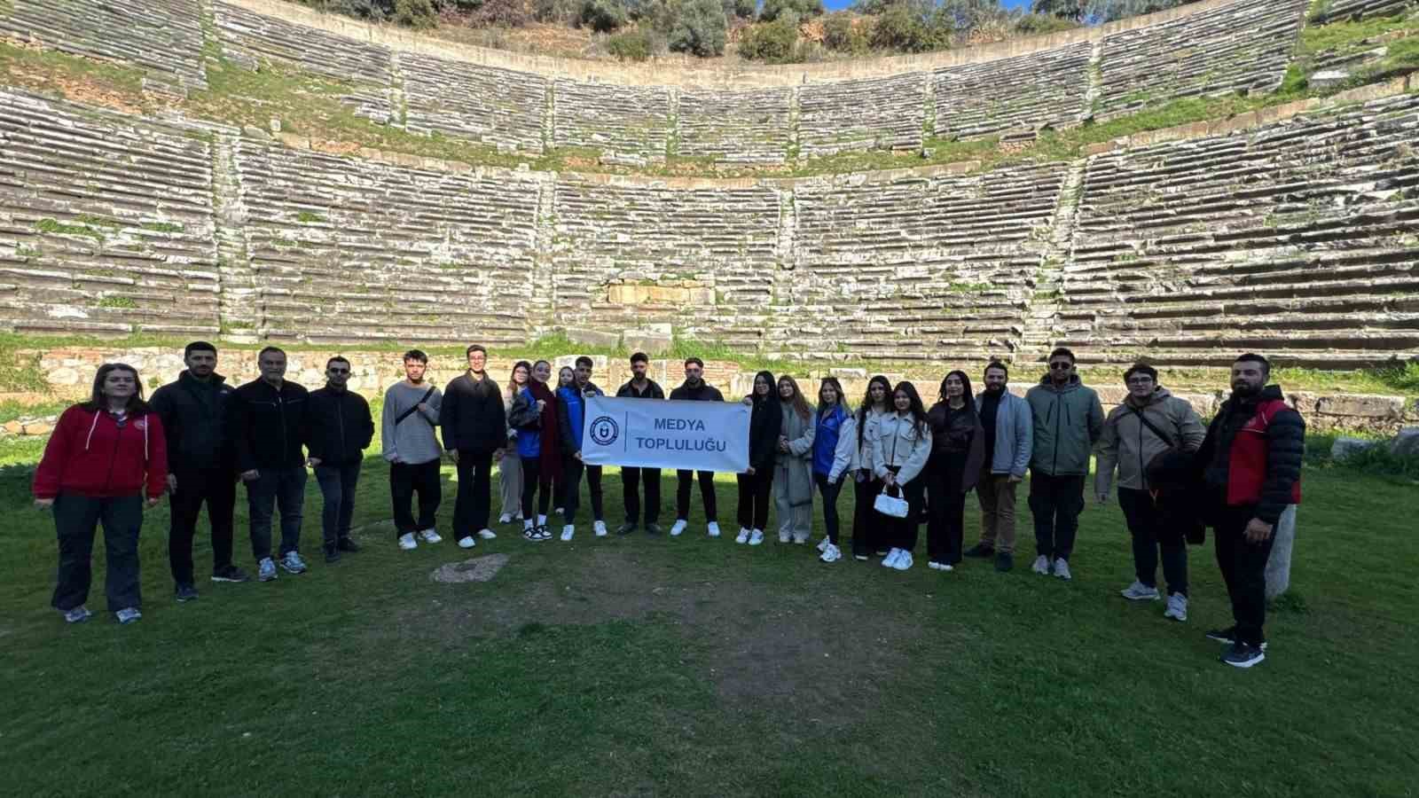 Universite Ogrencilerine Kultur Gezisi D2Aa591A7A74C0Ce57E4A1B4493A8493