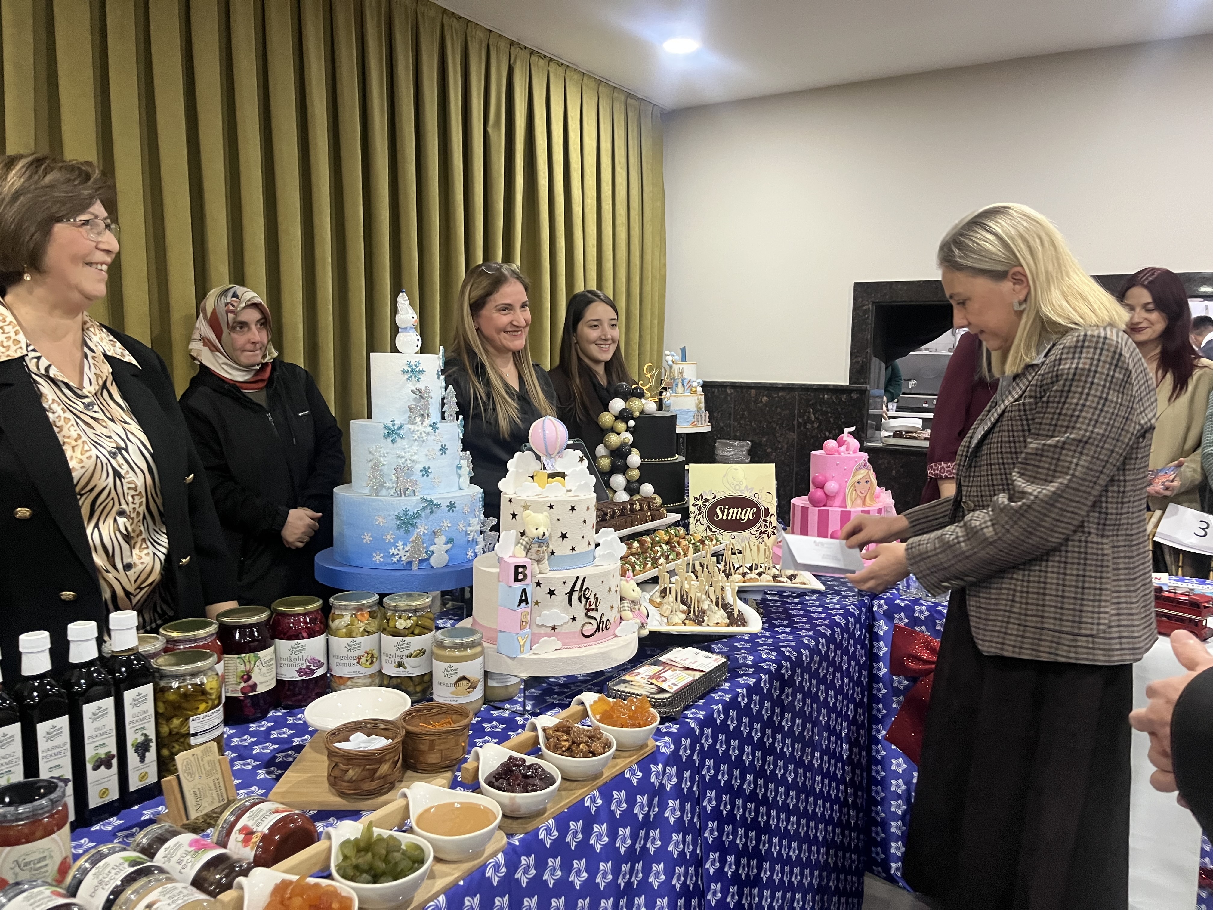 Ureticiler Bu Torende Bir Araya Geldi Nazilli Ekonomisine Katki Saglayan Ihracatcilar Odullendirildi 625529 C8Be74D5Be46A3C645F651086Cf4C75B