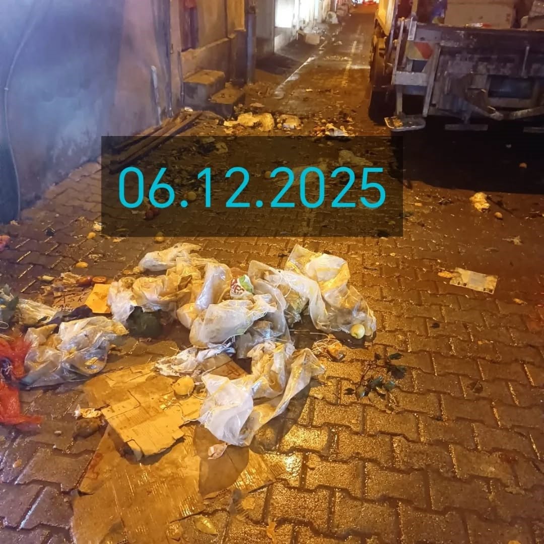 Uyarilara Ragmen Pazar Yerini Kirleten Esnaf Cezadan Kurtulamadi F931622071450856966A6Cb5772A431F