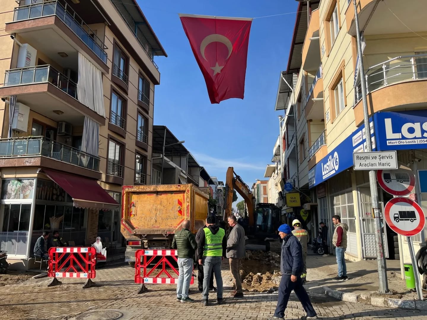 Yenipazarda Altyapi Yenileniyor Sicak Asfalt Geliyor 618468 35Acadeb7Bcfecaa0886647084B9Aa44