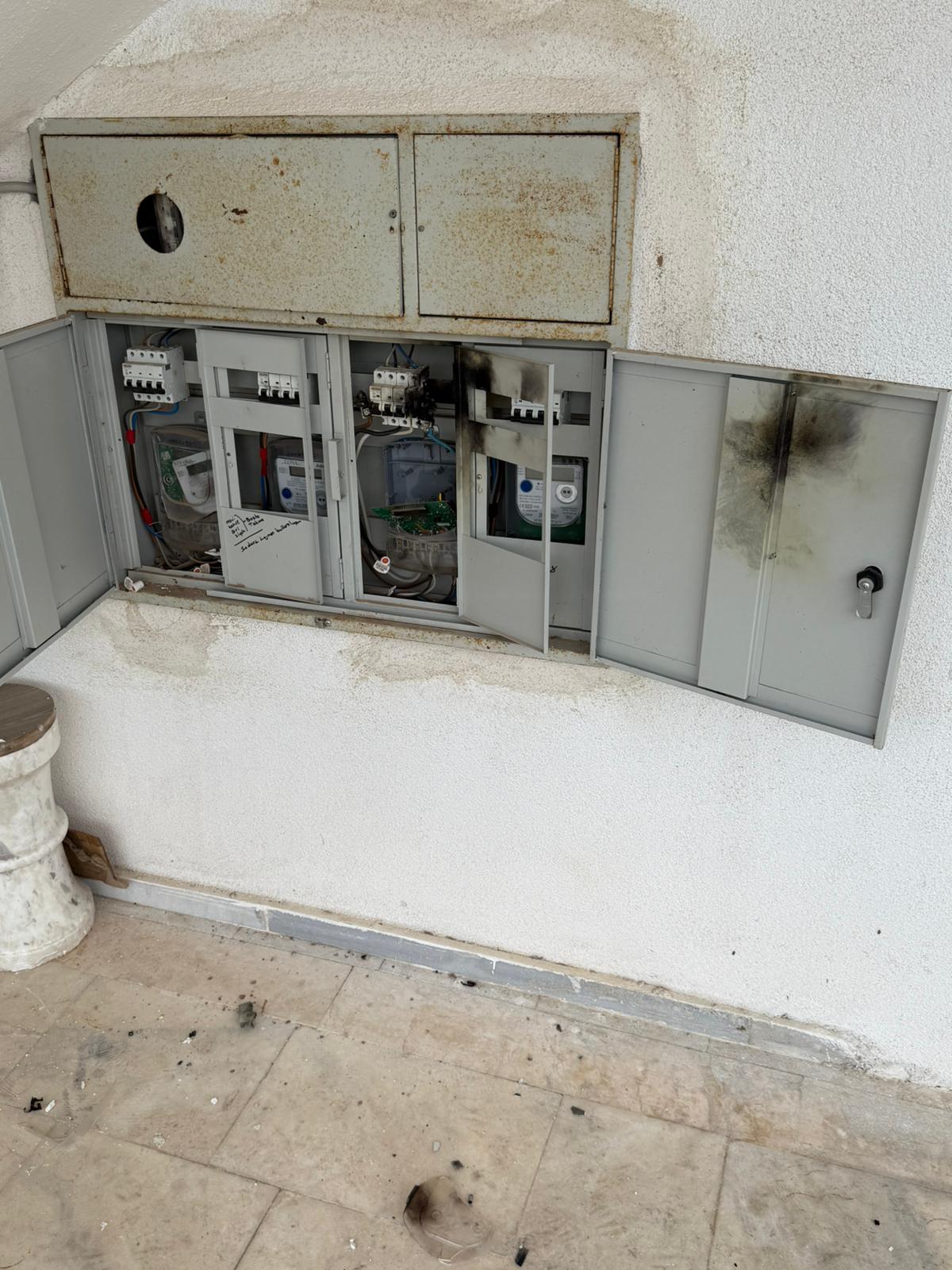 Yildirimin Carptigi Camide Zarar Olustu 623688 Eef434A43539Ace6F221947F0270C08C