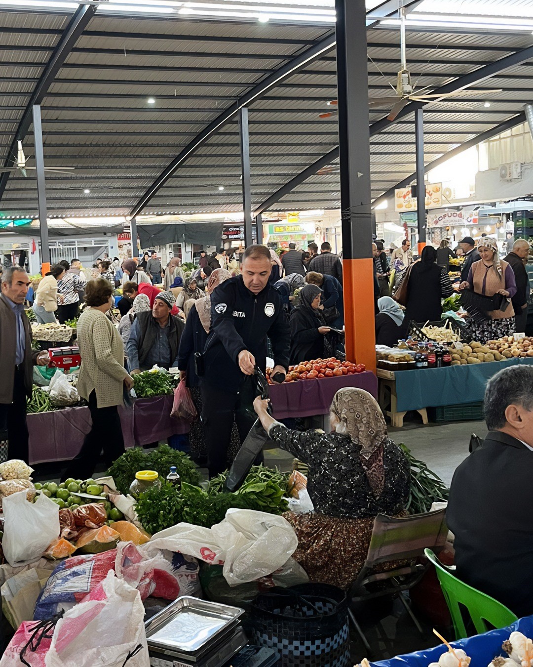 Zabita Ekiplerinden Pazarci Esnafina Cop Poseti Destegi 906D57A78155Af92Dabb5778822B18B8