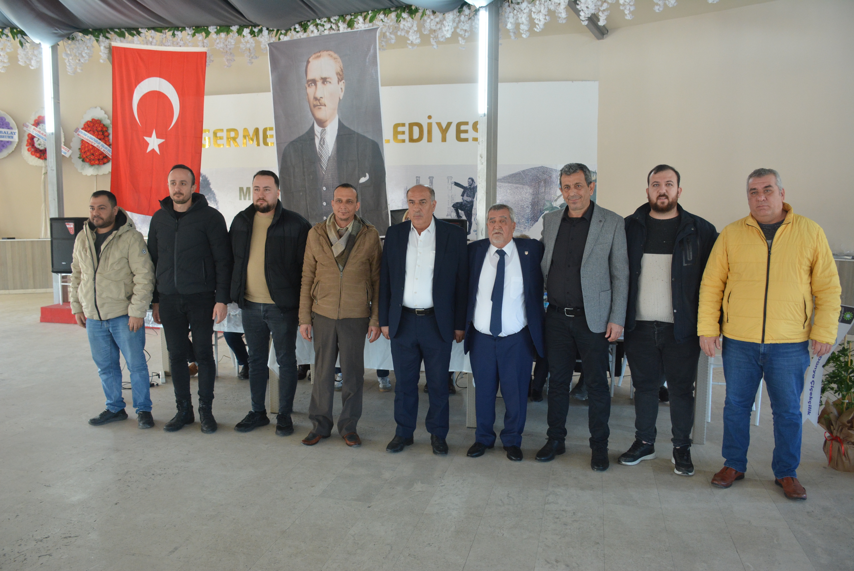 12 Yillik Baskan 4 Oyla Yeniden Secildi 630088 F05281A9911913A209C7Bf0D25Dd6943