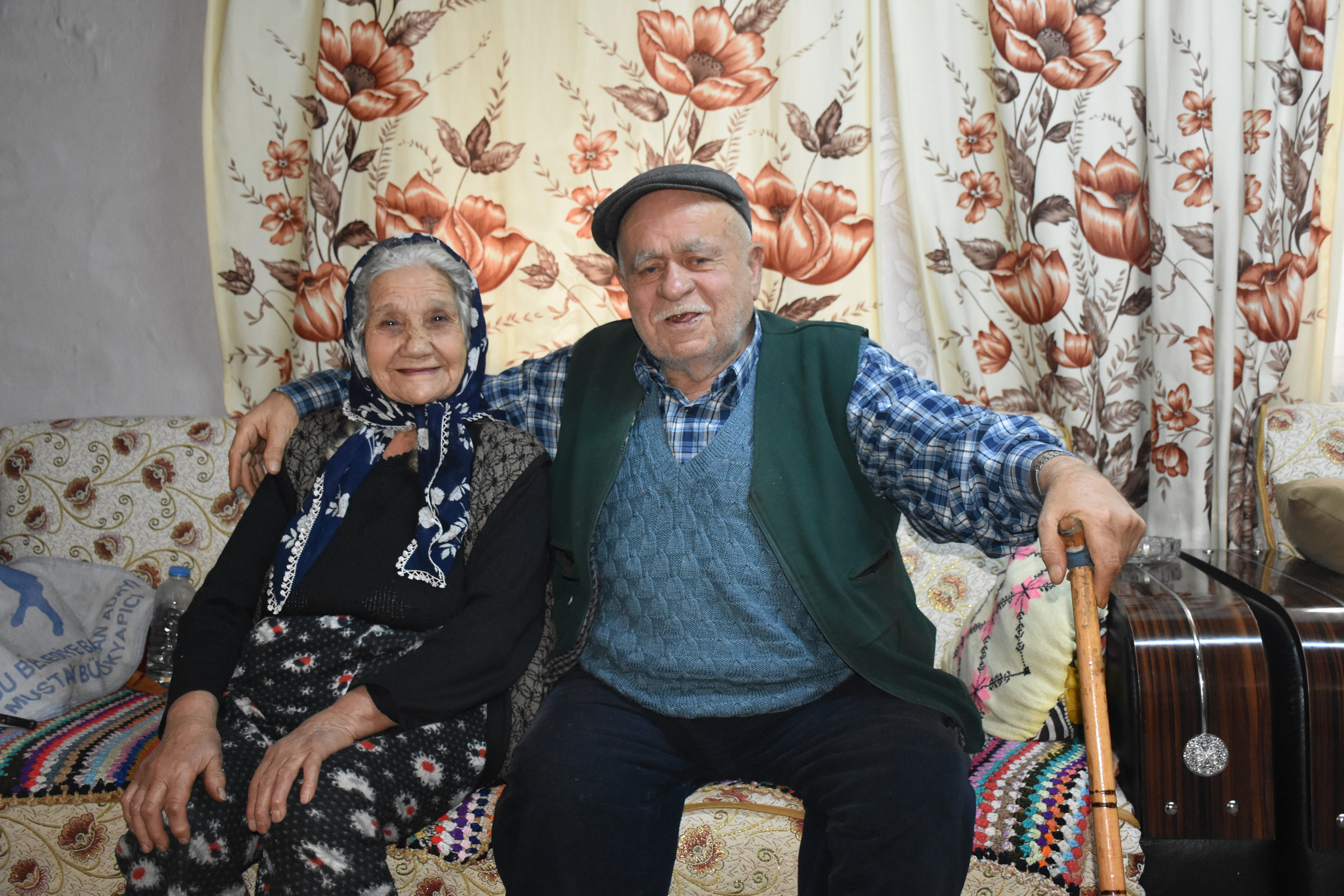 68 Yillik Evli Cift 4 Ay Arayla Vefat Etti Sozleriyle Genclere Ornek Olmuslardi 631399 1E12F00328F30E67Db4B000Ee562E48E