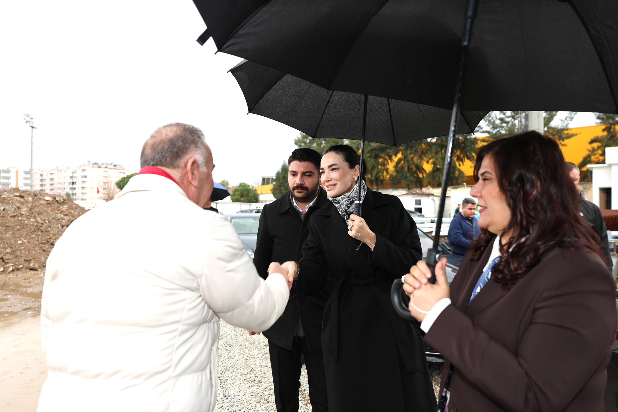 Adnan Menderes Stadyumunda Sona Dogru Cercioglu Ve Ak Parti Heyeti Yeni Stadyumu Inceledi 634835 761Bd7D0611295C9917Cd22823Df9D06