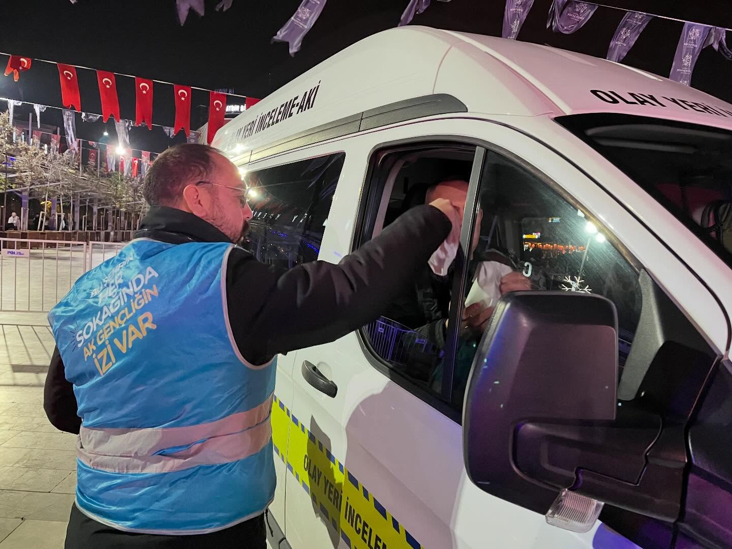 Ak Genclik Yilbasinda Gorev Basindakileri Unutmadi 626751 8786Cf4F80C0338F993F77509E828945