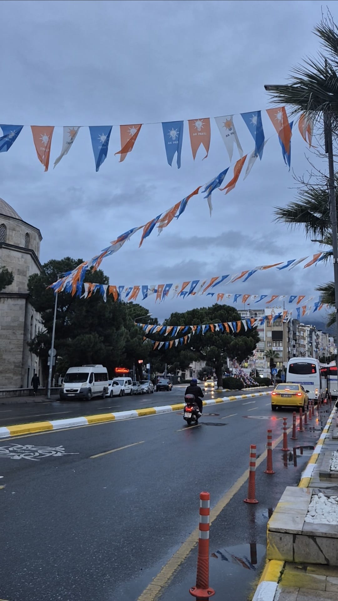 Ak Parti Aydin Tum Bayraklari Topladi 633929 E985C09A729A79E5E3Fd3A280E3F0A74