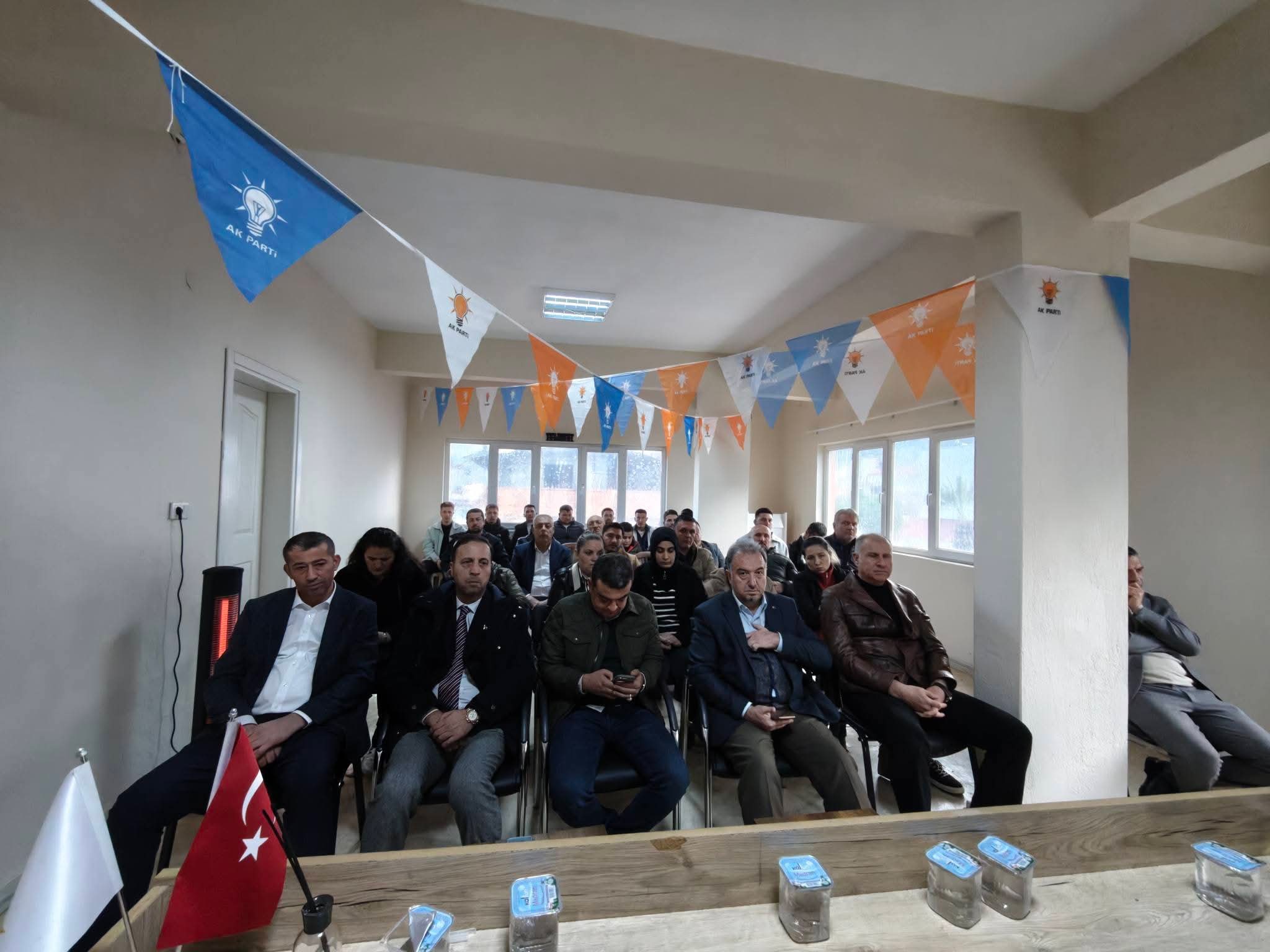 Ak Parti Il Baskani Erdem Karacasuda Partililerle Bulustu Gundem Cumhurbaskaninin Aydin Ziyareti 631086 Ed9Bf5494C028B2E878Be691137Addb7