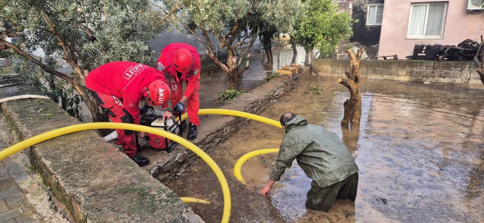 Akut Kusadasi Soke Icin Seferber Oldu 632828 096F56916354F460A8E77Ac4088B374B