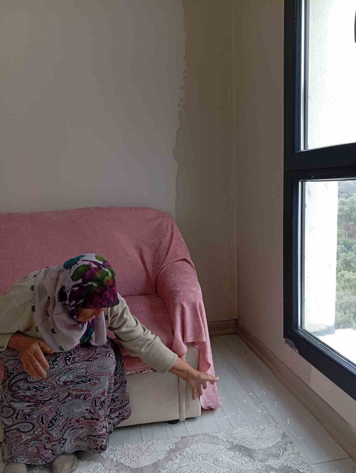 Apartman Dairelerinin Her Yerinden Su Sizmaya Basladi 652Febba0Bddd0934C78D086A0Ec26F5