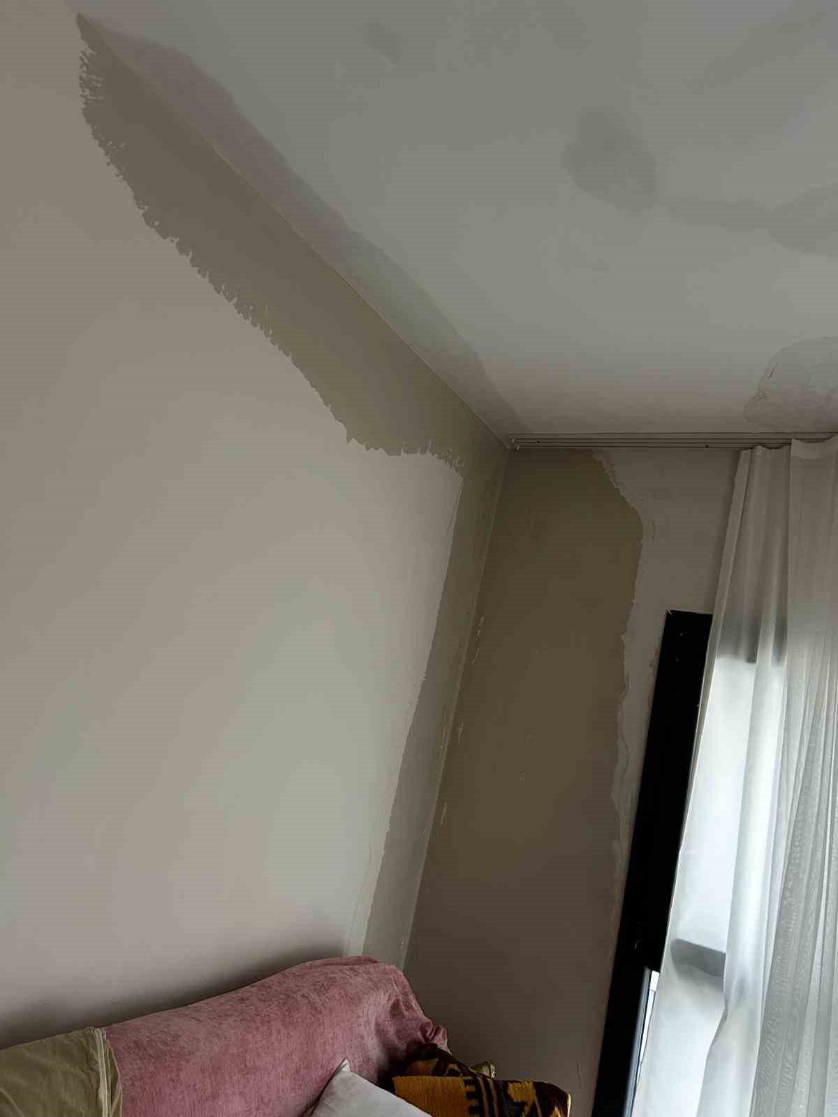 Apartman Dairelerinin Her Yerinden Su Sizmaya Basladi 756B08Fa5Bcc1399D6Ec8C857D0Ba28A