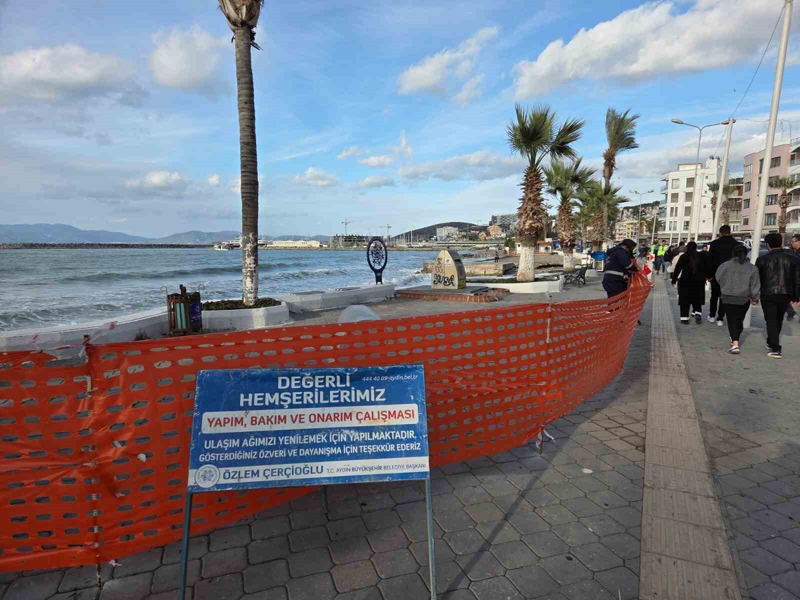 Aydin Buyuksehir Belediyesi Tarafindan Kusadasinda Sahil Seridinde Calisma Baslatildi 90Cf3Cb81D0C3F6B3E275589F416B3C7-1