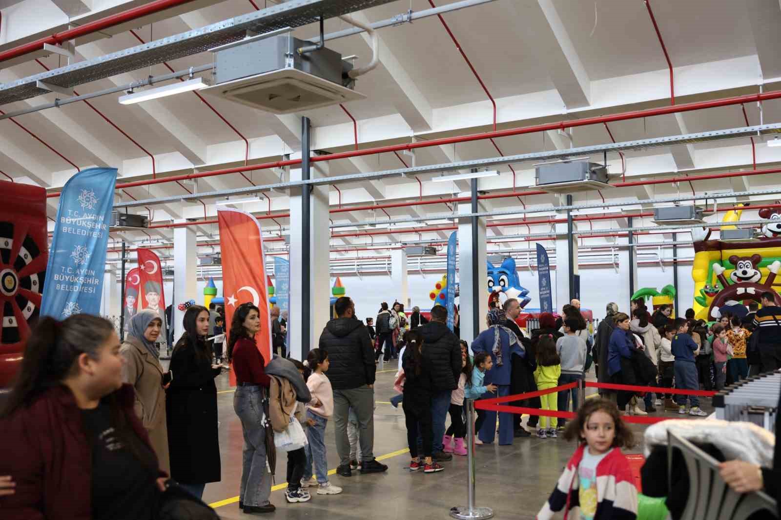 Aydin Buyuksehir Belediyesinden Efelerde Yariyil Karne Senligi 883C7F8F03442De09Dfc2Acb1Af7665C