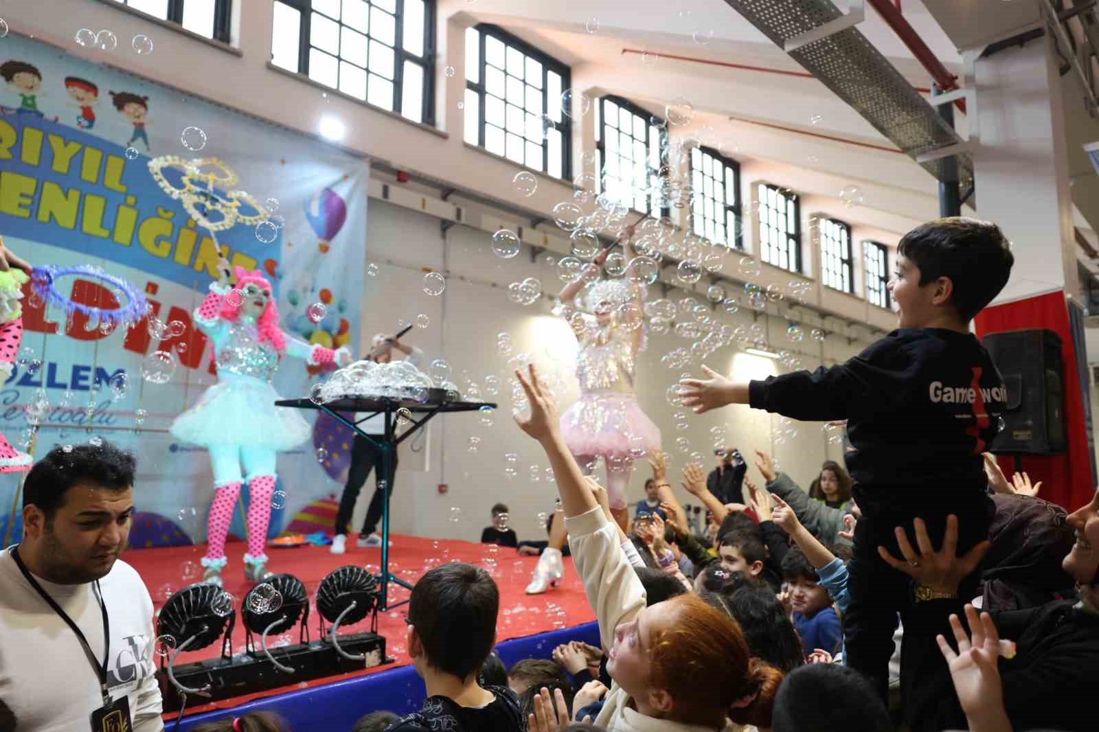 Aydin Buyuksehir Belediyesinden Efelerde Yariyil Karne Senligi B273Fd24E106D34074135B60B0B5766C