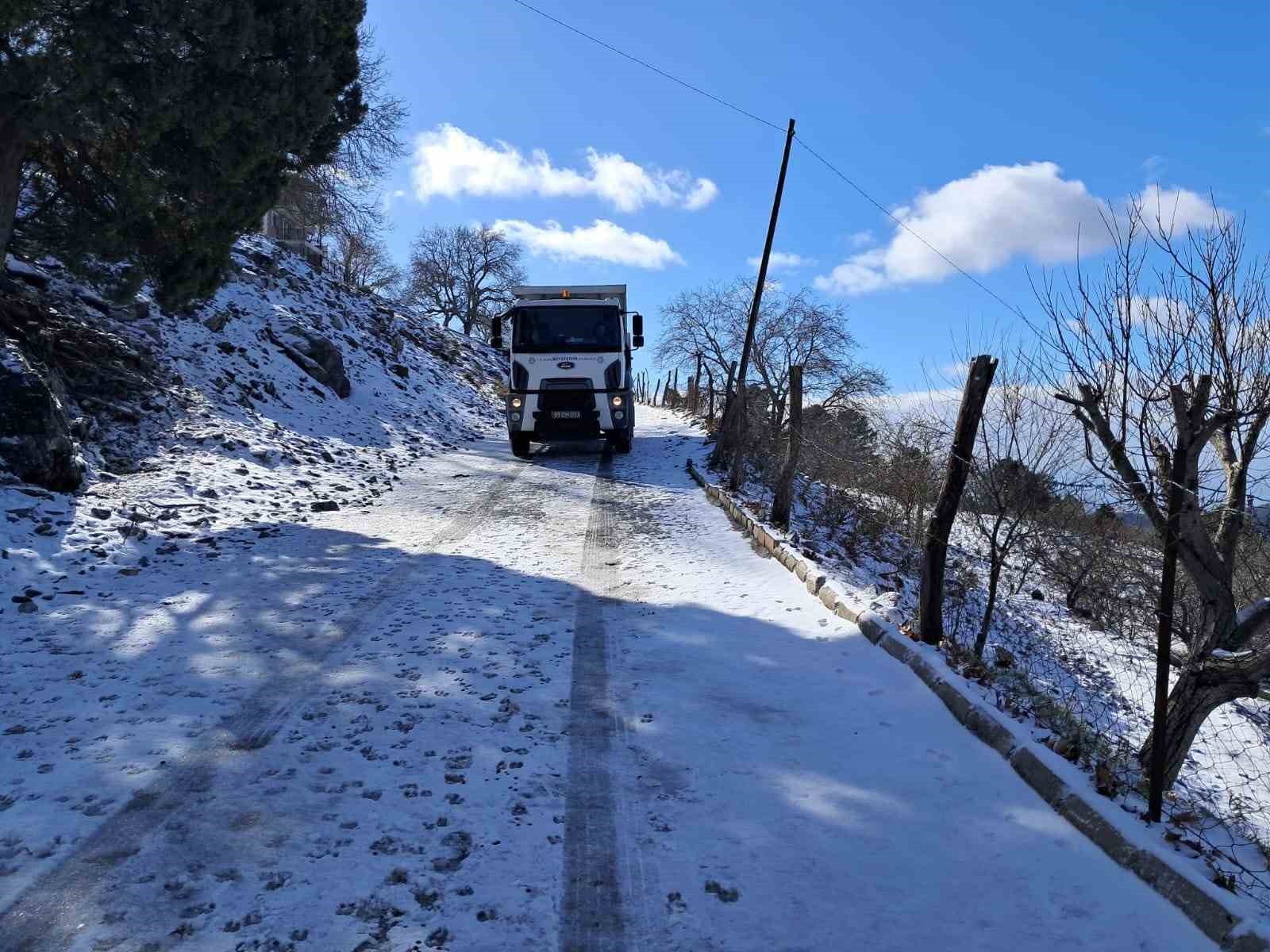 Aydin Buyuksehir Belediyesinden Pasa Yaylasinda Tuzlama Calismasi 7F1Bf3E40782C5Fea74A65C5D80D36Bd