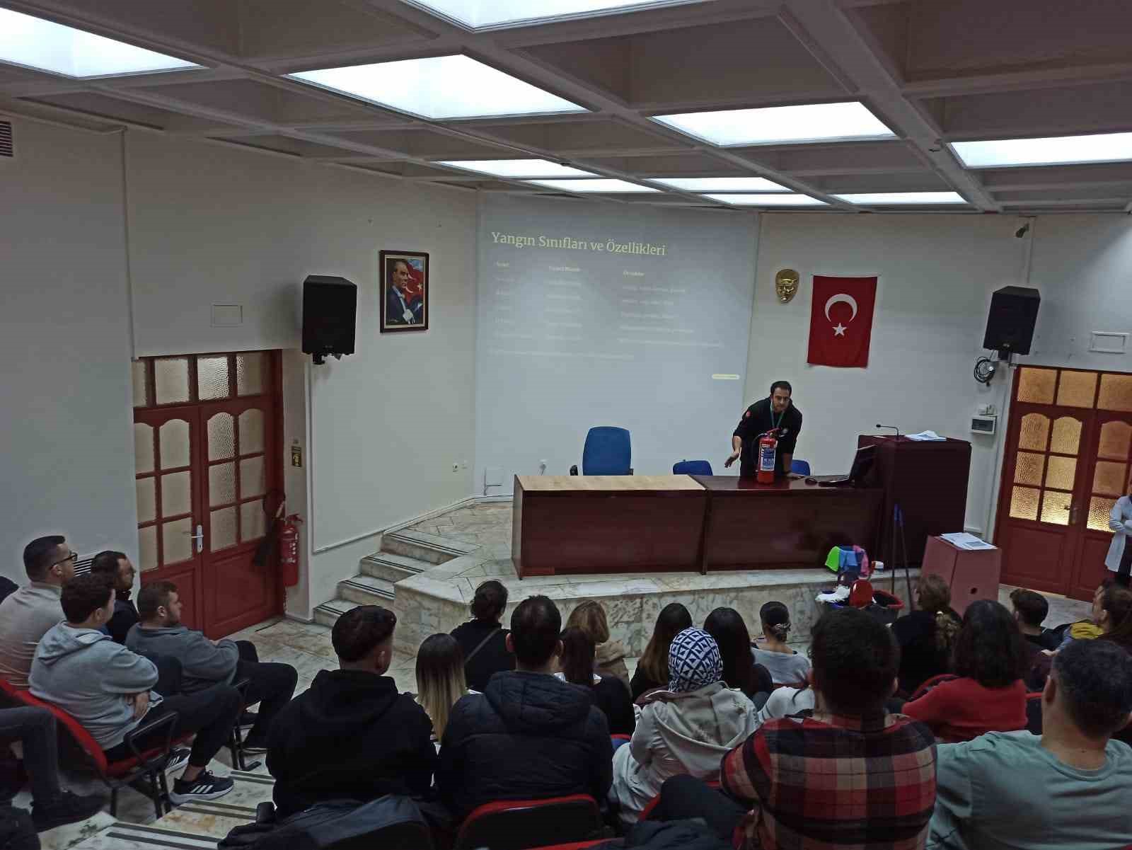 Aydin Devlet Hastanesinde Yeni Personeller Bilgilendirildi D10A5323E62D82Eacb11Da845E90C51F