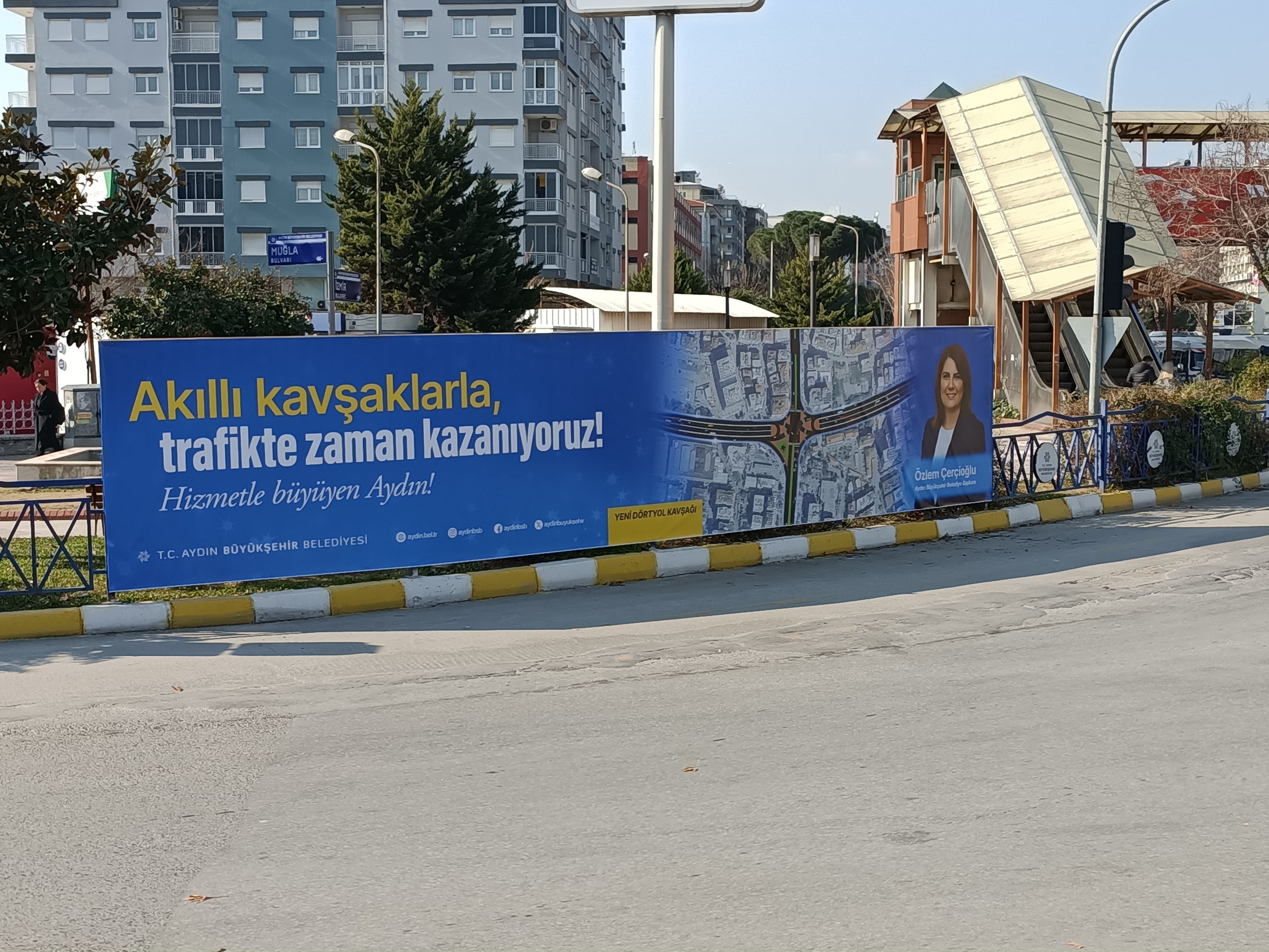 Aydin Trafigine Nester Vuruluyor 631193 Fe1C856F20F89C8E4387B59Ff35A0699