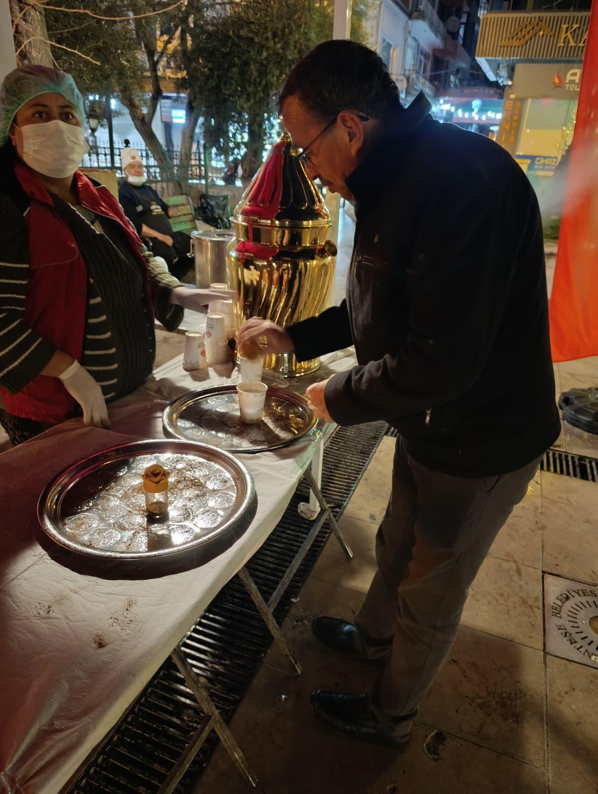 Aydin Vakiflardan Mirac Kandilinde Vatandaslara Sahlep Ikrami 630799 1E9B3D1C4D91816B7A59687A816F7F75