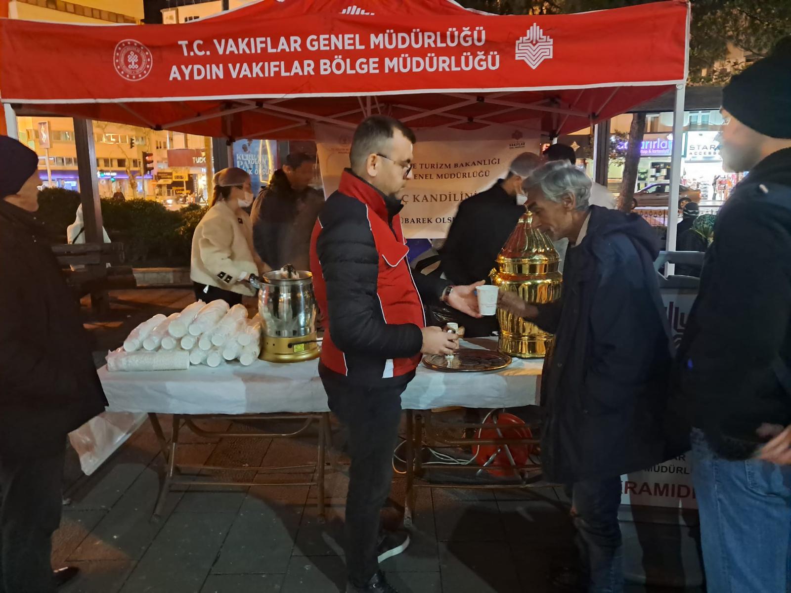 Aydin Vakiflardan Mirac Kandilinde Vatandaslara Sahlep Ikrami 630799 5B79826755722023A43328832F8E9C6F