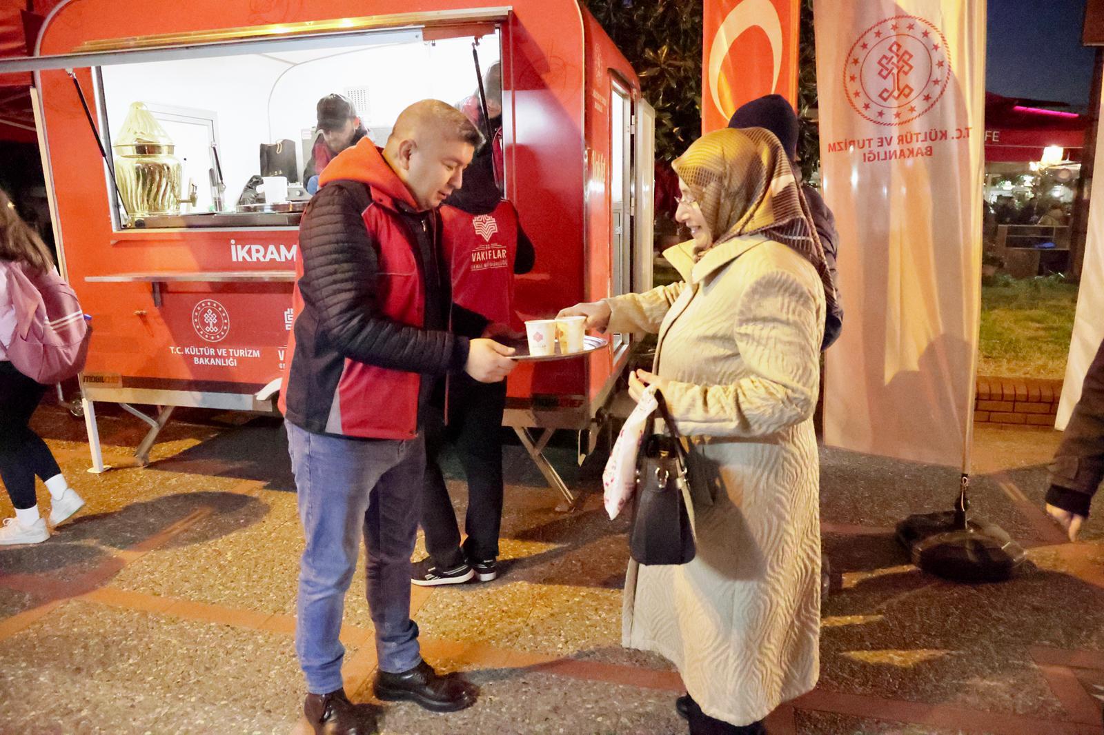 Aydin Vakiflardan Mirac Kandilinde Vatandaslara Sahlep Ikrami 630799 8E0B0C9317027684F5C0C7B8089536Cf