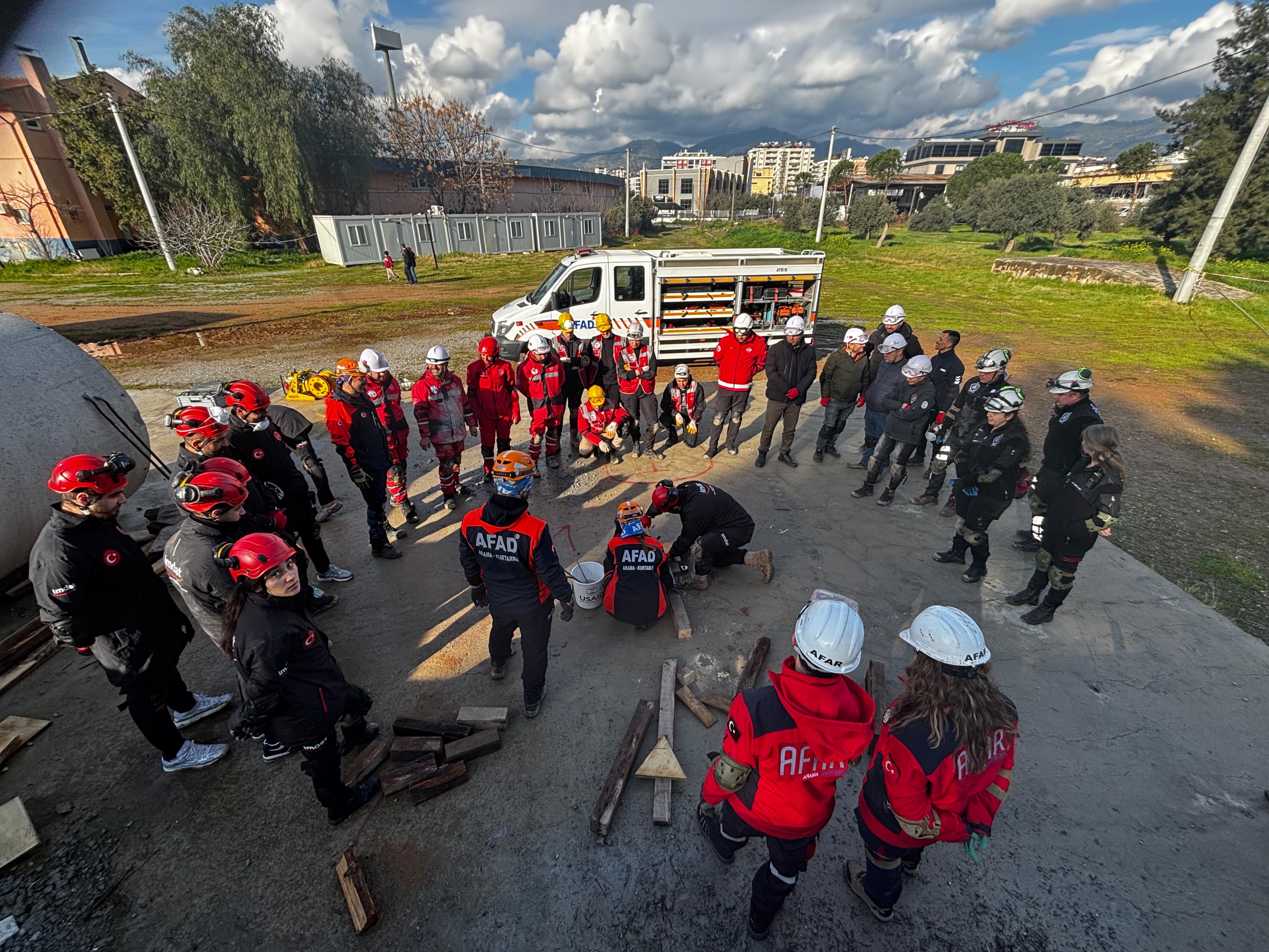 Aydinda Enkazda Arama Kurtarma Egitimlerinde Yogun Tempo 634193 594Ba07E0Bf76B95E6Eb4Acfe48F80Bc