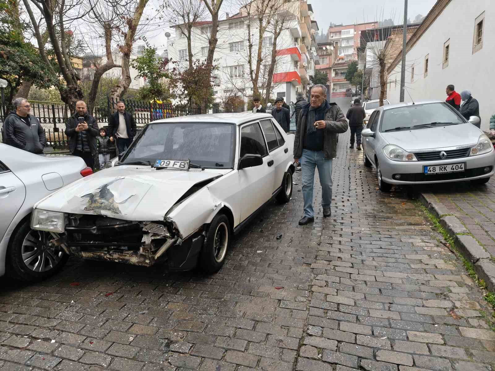 Aydinda Ilginc Kaza Soforun Biri Kacti Digeri Alkollu Cikti 9Ea783D1Eef30965D9E7C9825B2Dc224