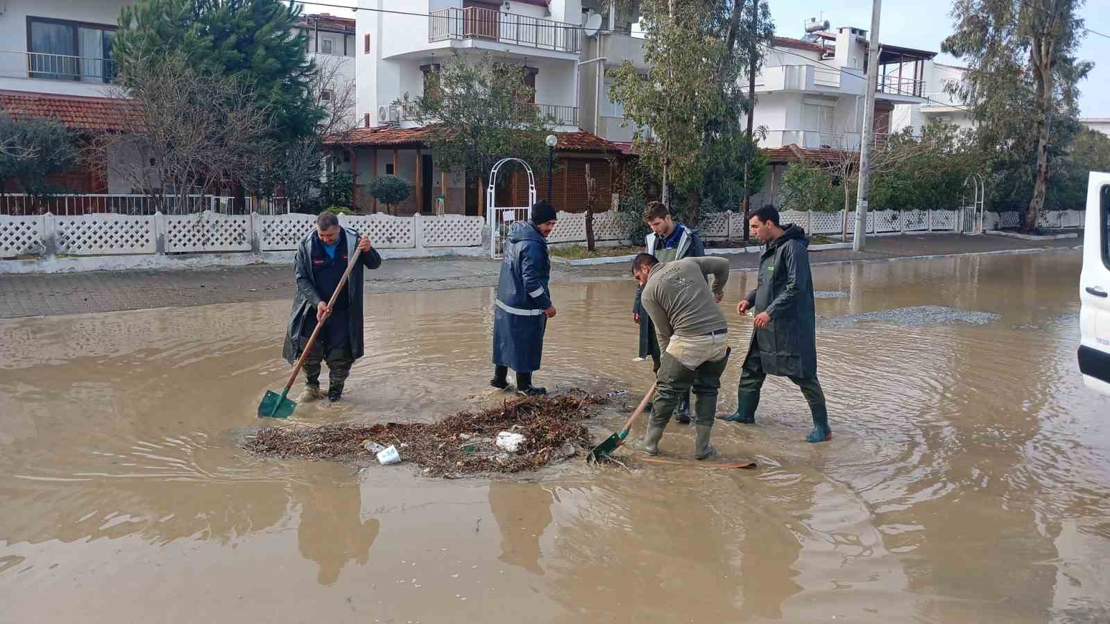 Aydinda Kuvvetli Yagislara Buyuksehir Ve Askiden Aninda Mudahale C4Dc5A005Dc5E870232Fba4905B8B74D