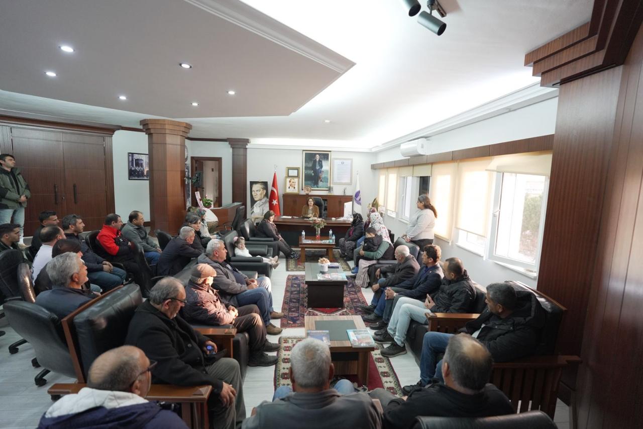 Balat Mahallesi Sakinleri Baskan Gencaya Destek Ziyareti 631457 F5C6Efffb681Feb77A7913A26465C875