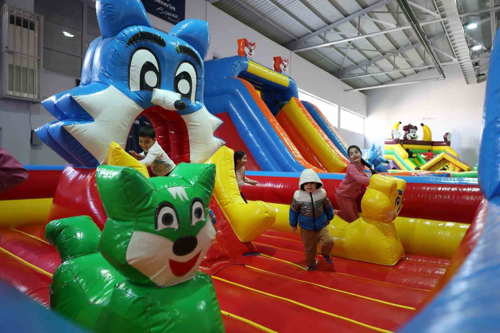 Baskan Cercioglu Nazillide Cocuklari Yariyil Karne Senligi Ile Bulusturdu 8C42A085A3709D3Ef8E47438Db29F817