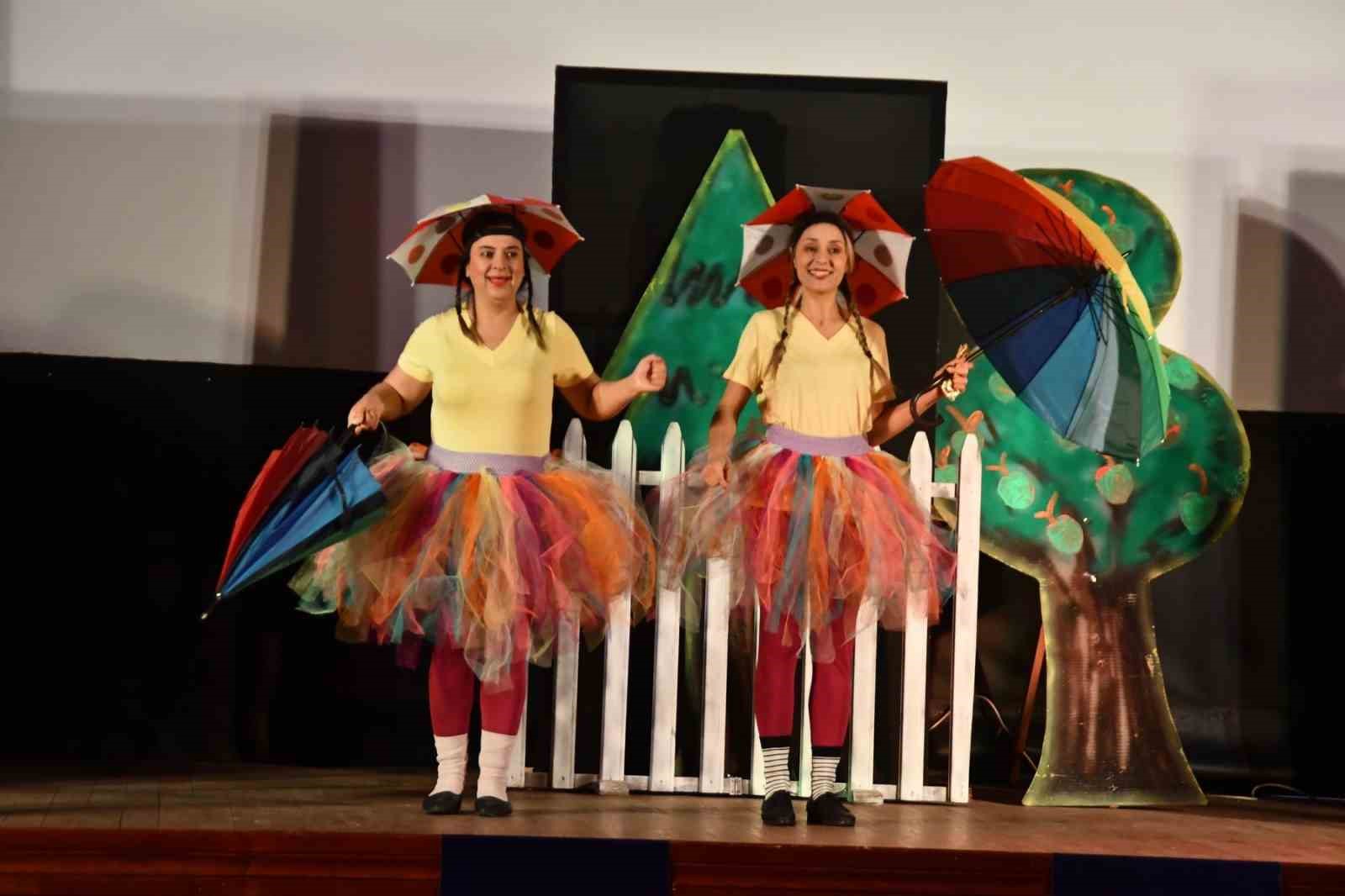 Baskan Cercioglu Sokeli Cocuklari Tiyatro Ile Bulusturdu Dbe49764D4Bdddcf0228E6Cc268Ca2B4