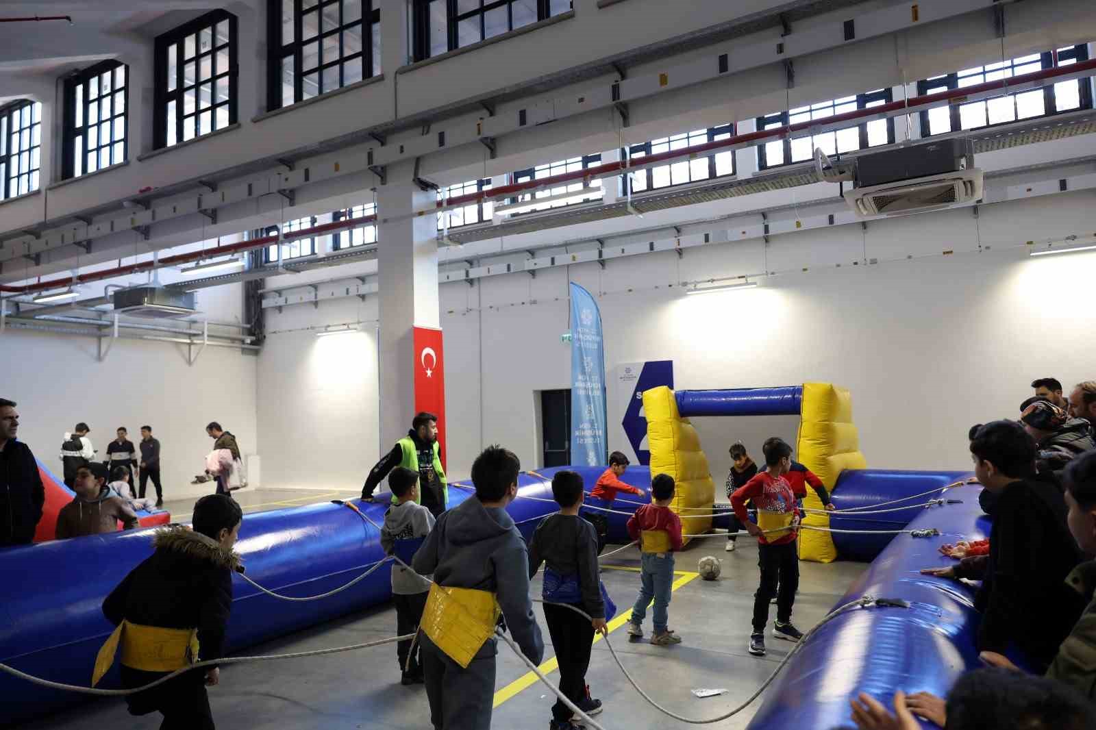 Baskan Cercioglundan Cocuklara Karne Hediyedi 80Ff57113343D035533Bb040Afb66004