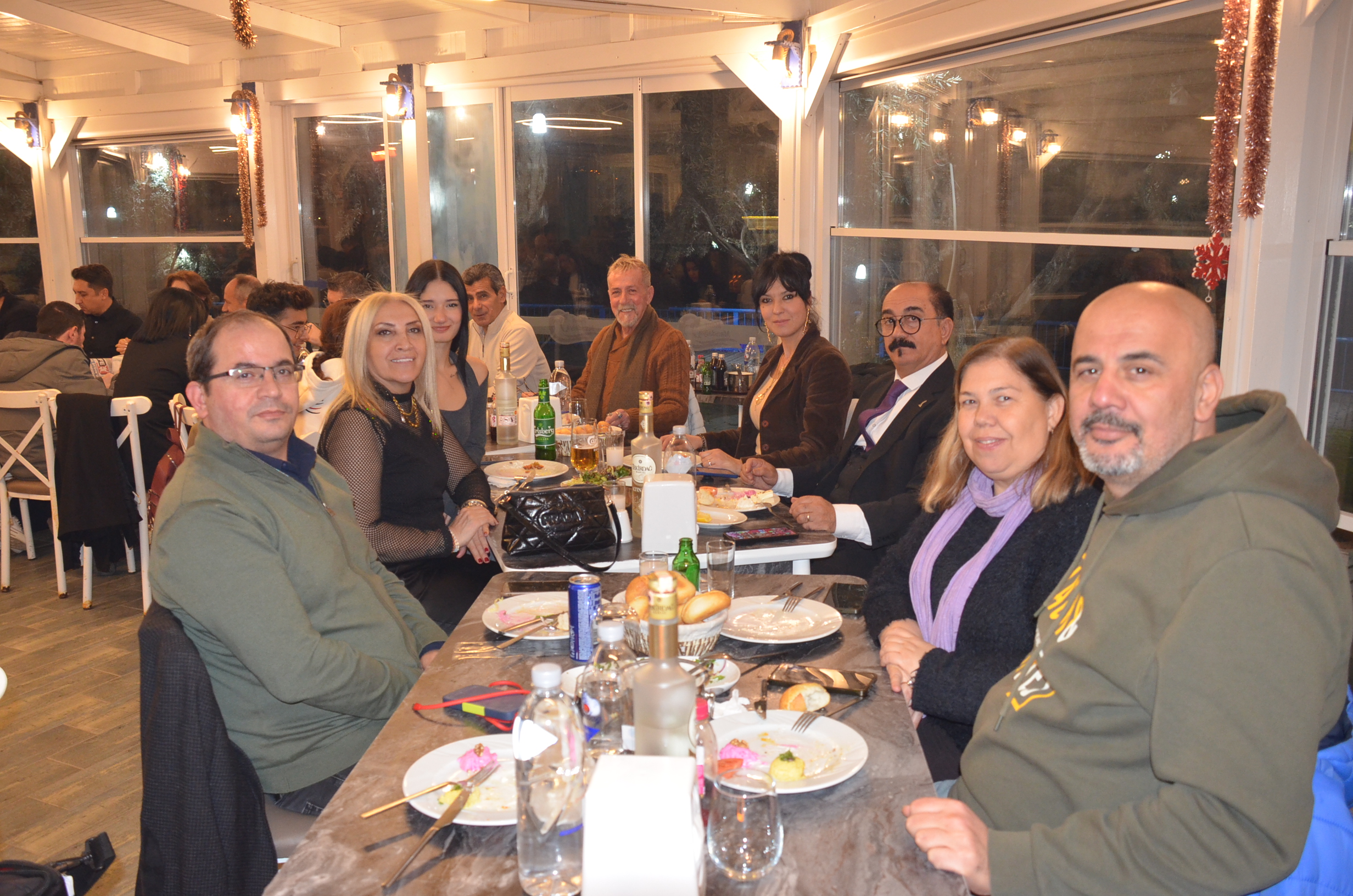 Baskan Gencay Aydin Ve Didimli Basin Mensuplarini Yemekte Agirladi 630422 Ee751553Edce2851D87F79Cc7D5Cb3Bd