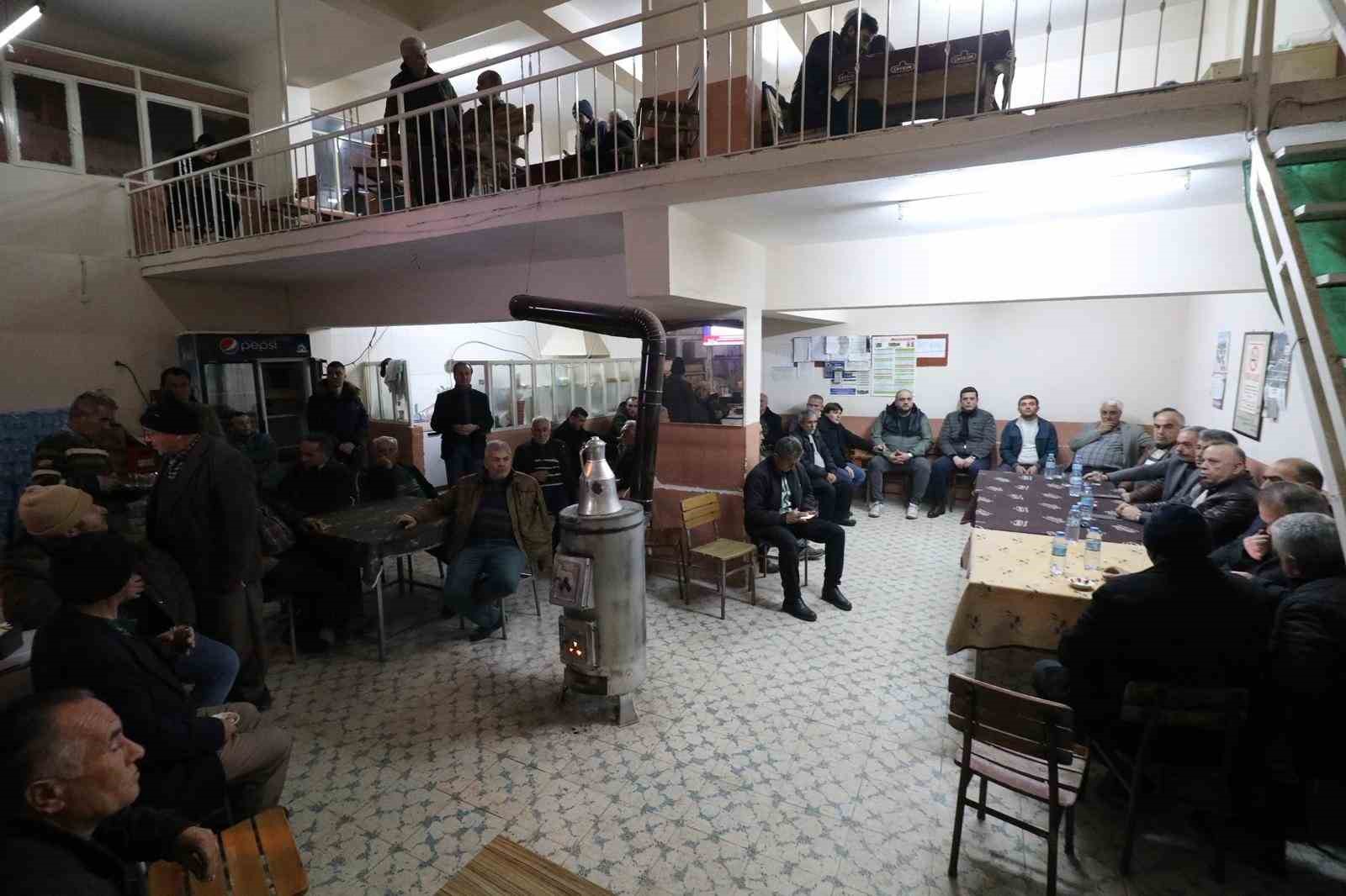 Baskan Ozel Kandil Gecesinde Kizilcada Vatandaslarla Bulustu 04Dcc7219Ada22884Efa03B09F01Aa83