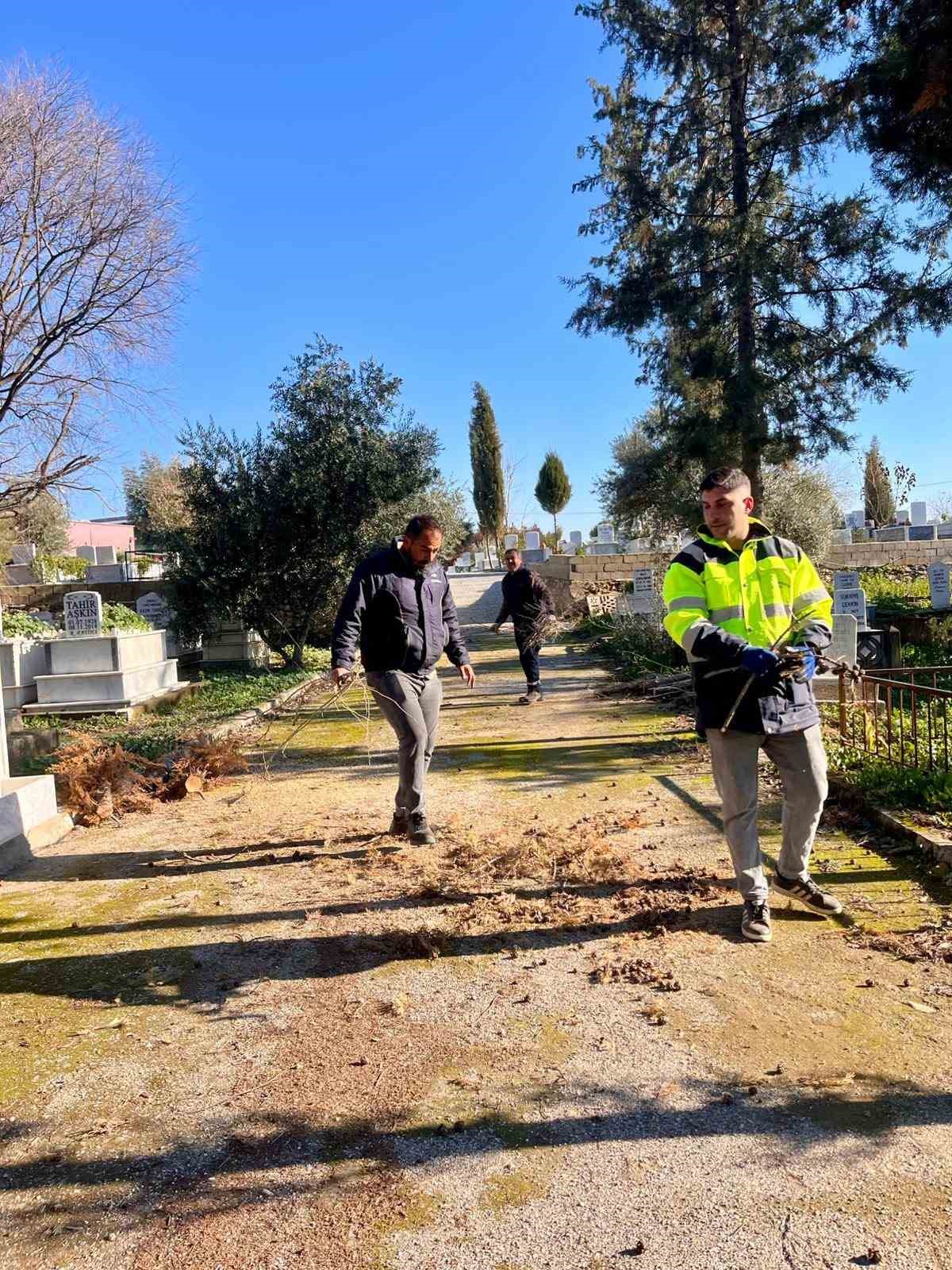 Baskan Yildirimkaya Mezarliklarimiz Asla Ihmal Edilemez 071Cbbea3F311F40E16F843D940C3436