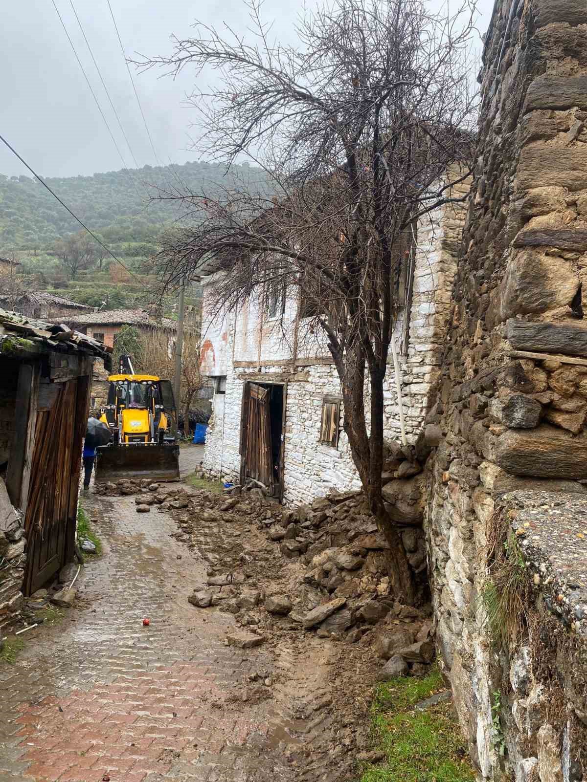 Bozdoganda Yagis Sonrasi Ekipler Sahada A468390190Bbd76Ea8Ae7A5Af2F1316A